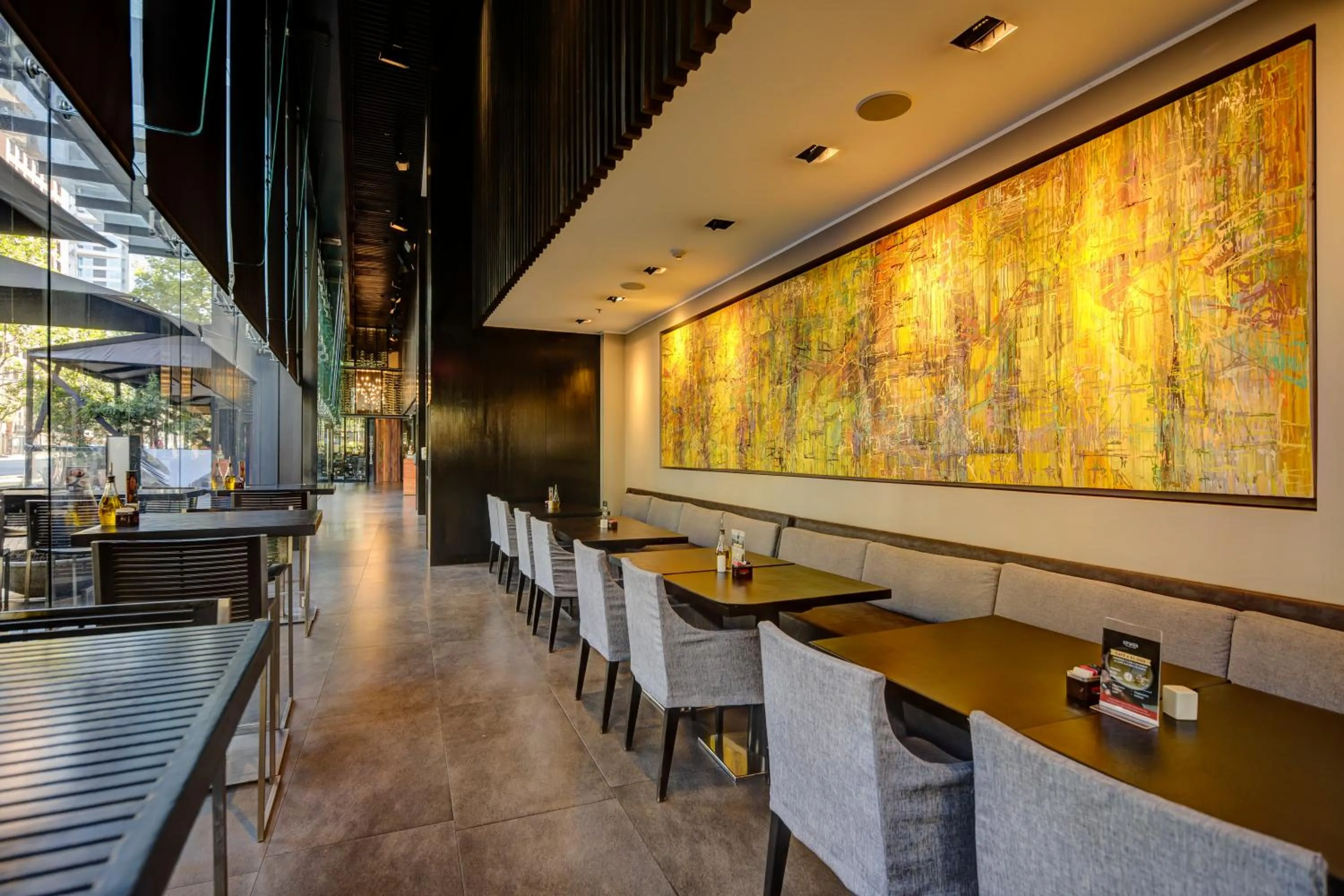 Restaurant/places to eat in DoubleTree by Hilton Santiago - Vitacura