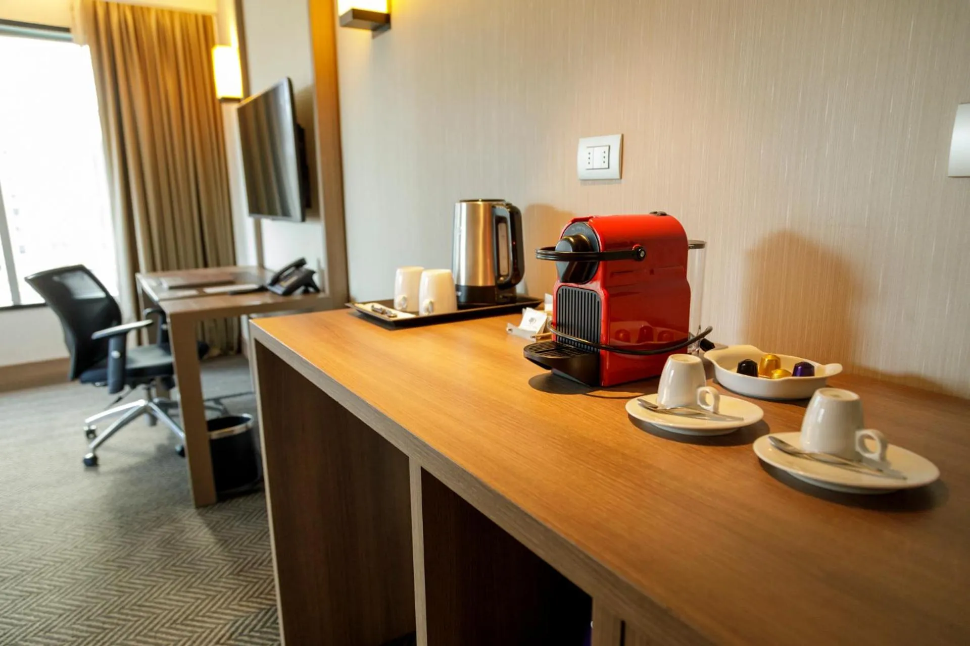 Coffee/tea facilities in DoubleTree by Hilton Santiago - Vitacura
