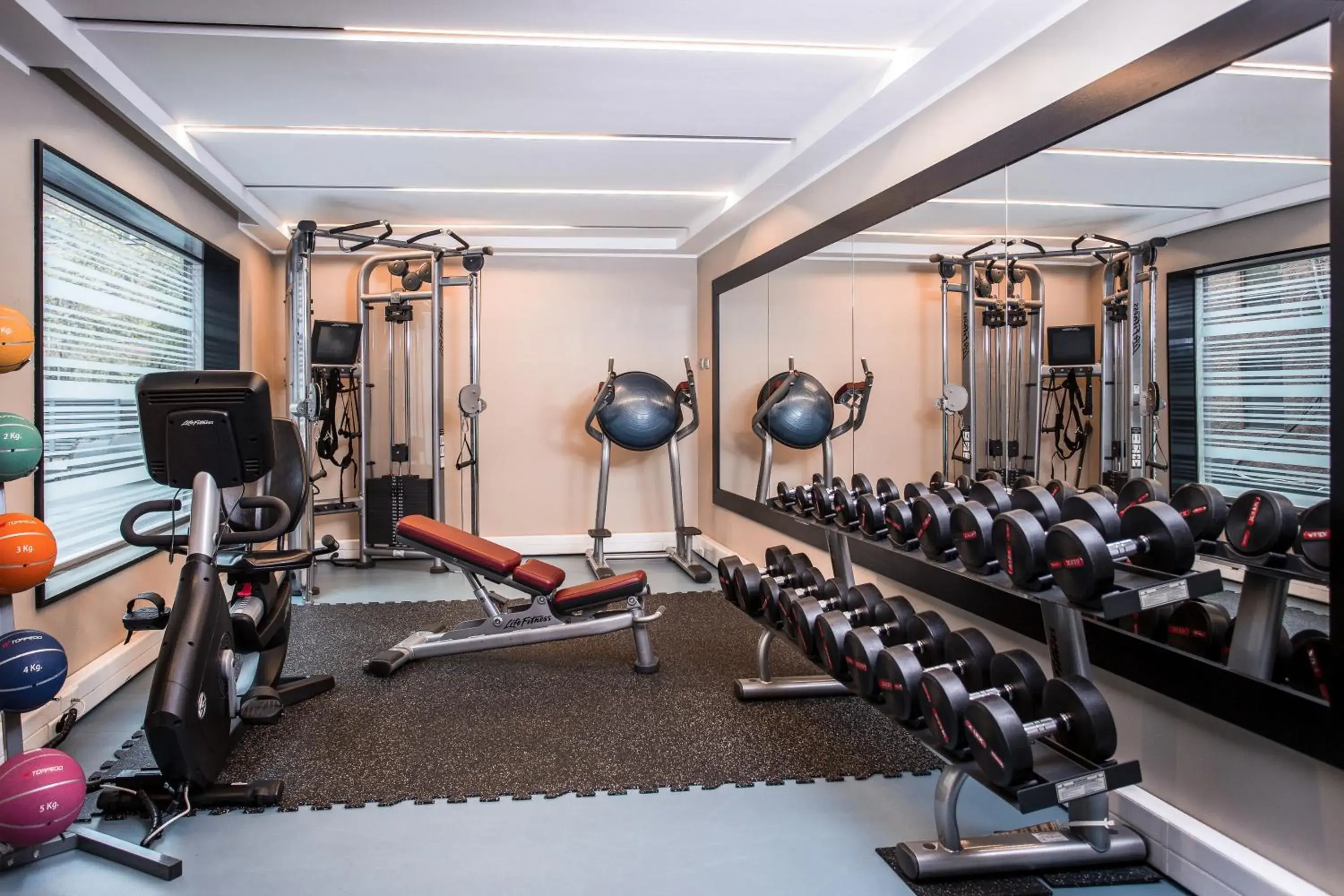 Fitness centre/facilities in DoubleTree by Hilton Santiago - Vitacura Fitness centre/facilities in DoubleTree by Hilton Santiago - Vitacura