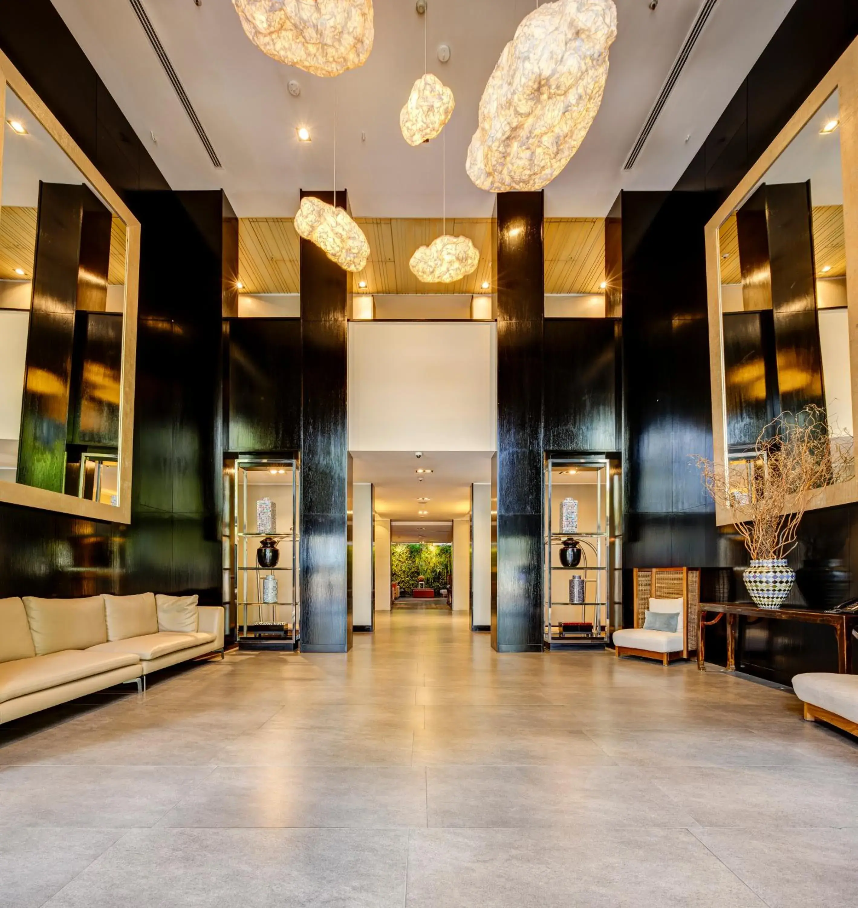 Lobby or reception in DoubleTree by Hilton Santiago - Vitacura Lobby or reception in DoubleTree by Hilton Santiago - Vitacura