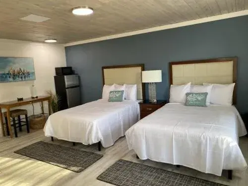 Bedroom, Bed in Gulf Coast Inn Bedroom, Bed in Gulf Coast Inn