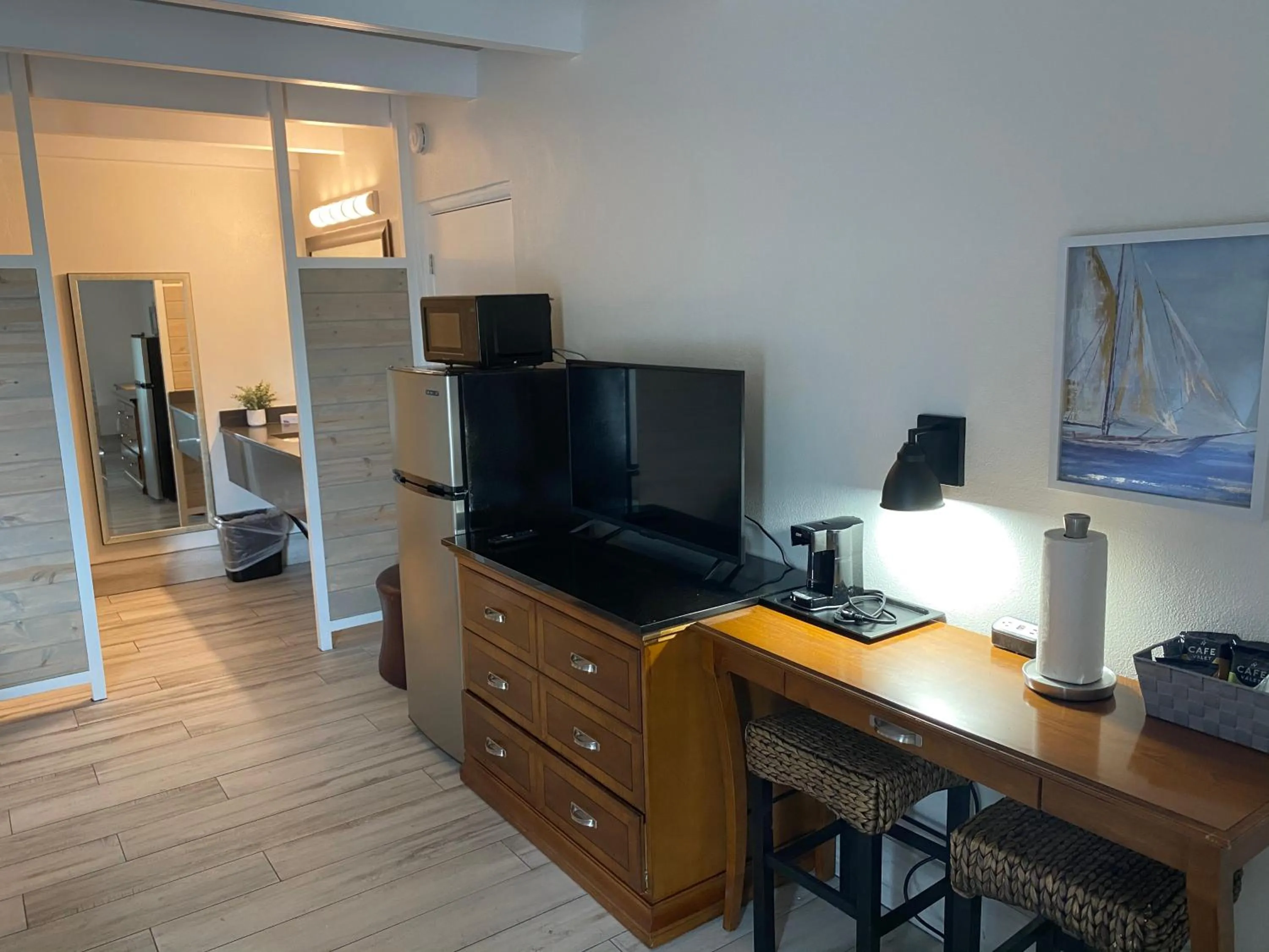 TV and multimedia in Gulf Coast Inn