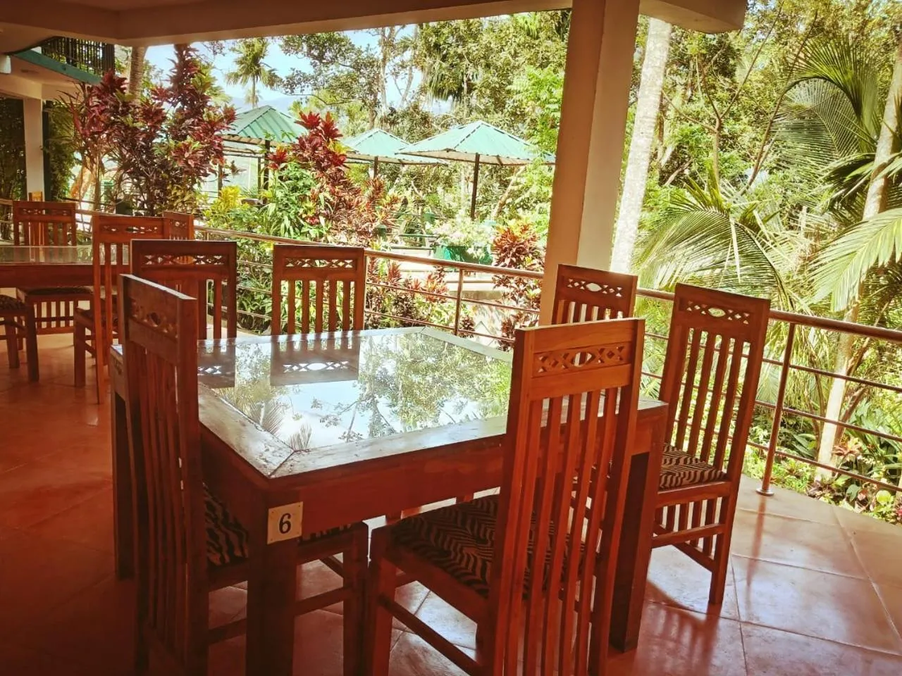 Restaurant/places to eat in Rainforest Lodge, Deniyaya singheraja