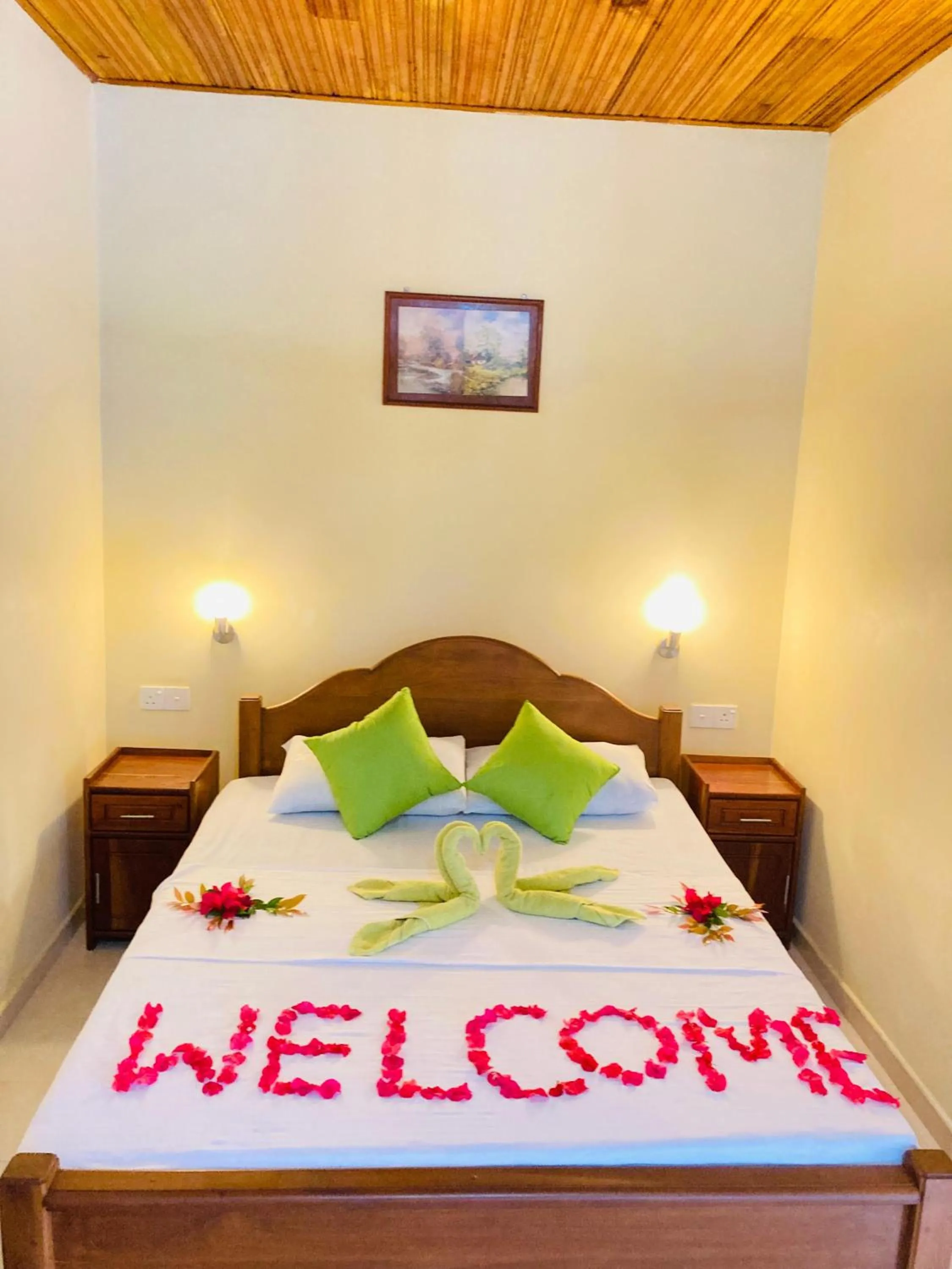 Bed in Rainforest Lodge, Deniyaya singheraja