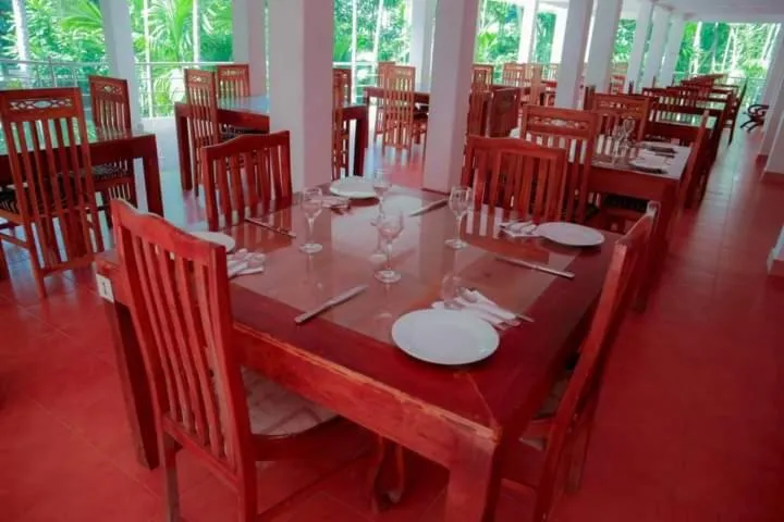 Rainforest Lodge, Deniyaya singheraja