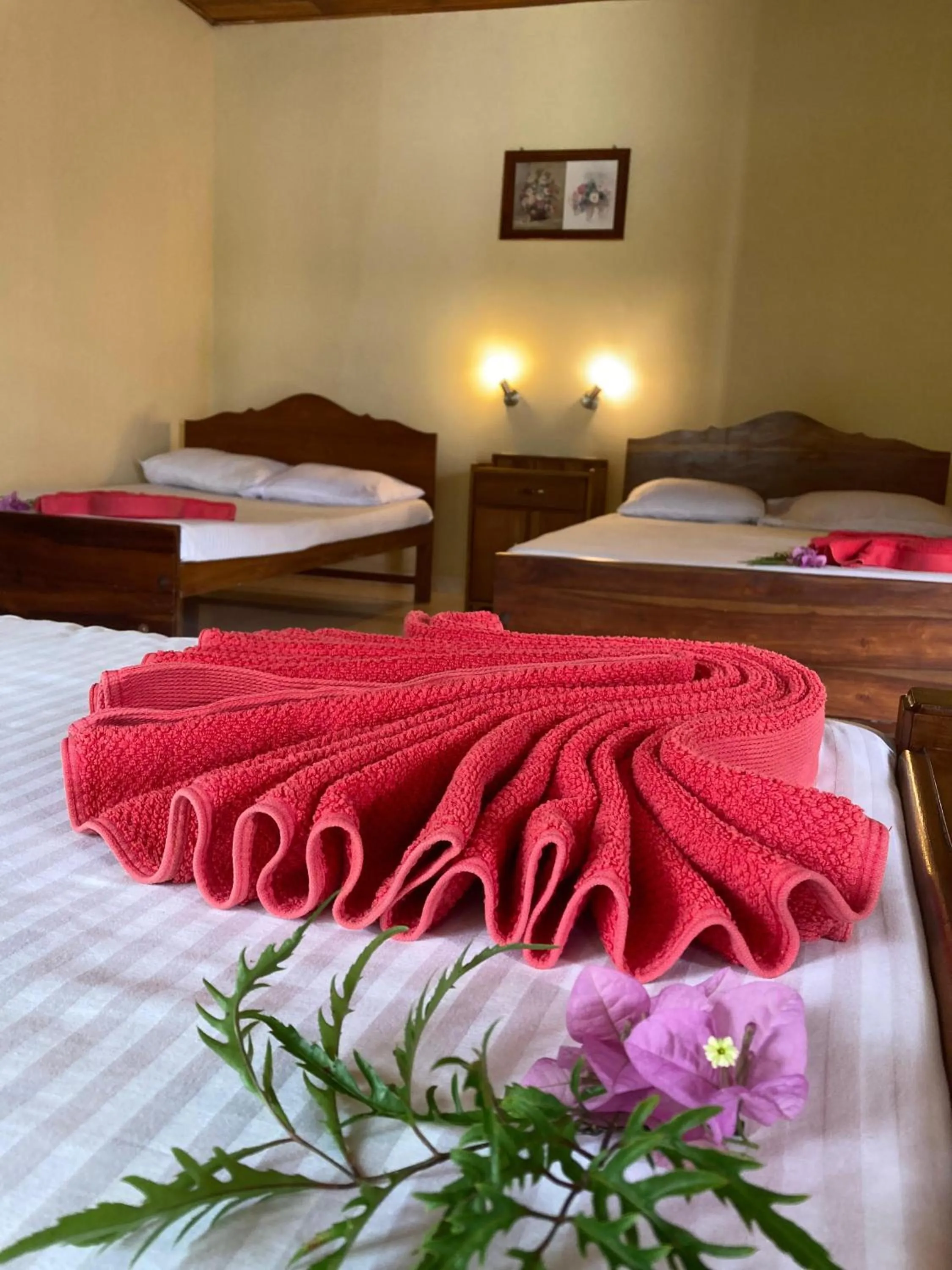 Bed in Rainforest Lodge, Deniyaya singheraja