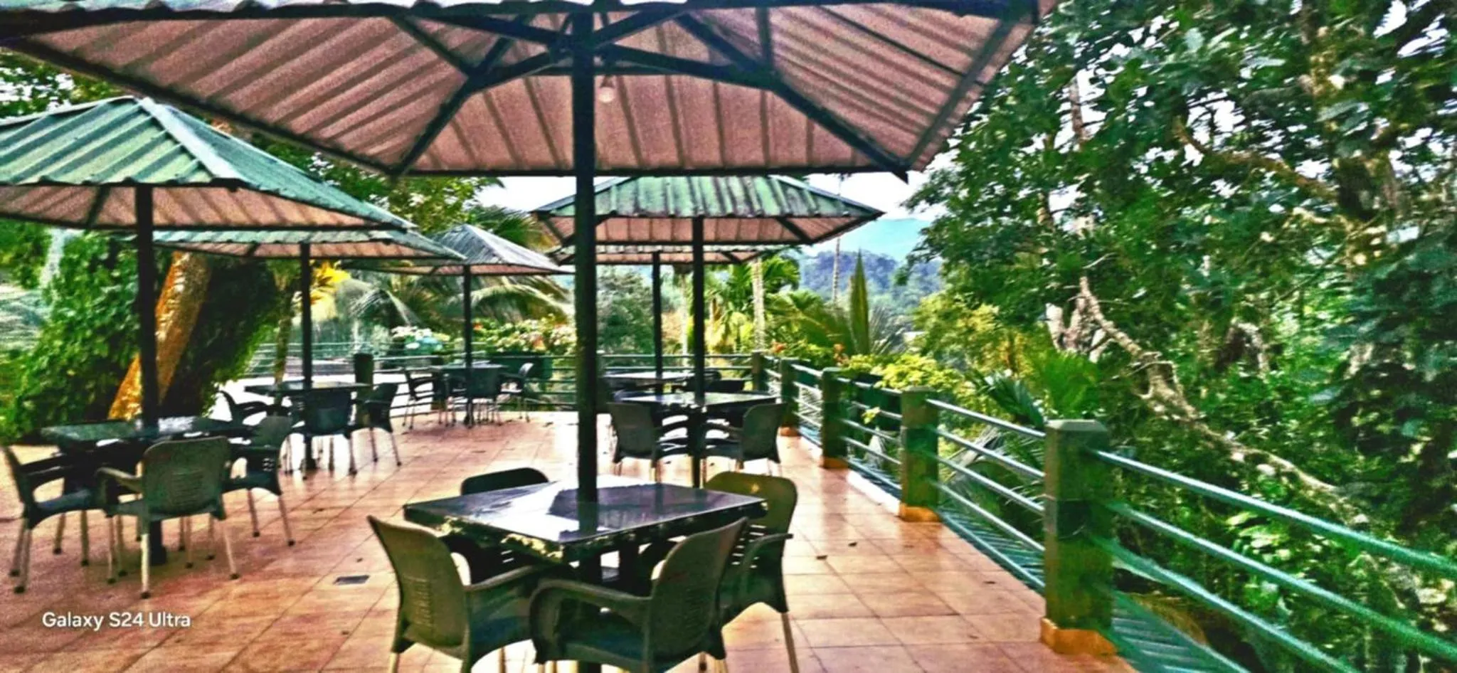 Rainforest Lodge, Deniyaya singheraja