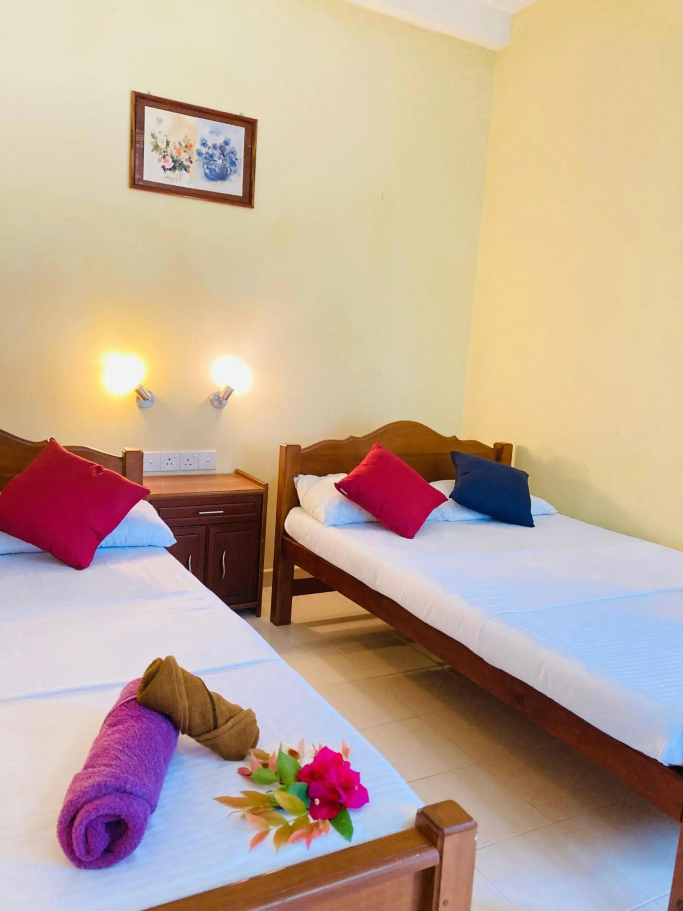 Bed in Rainforest Lodge, Deniyaya singheraja