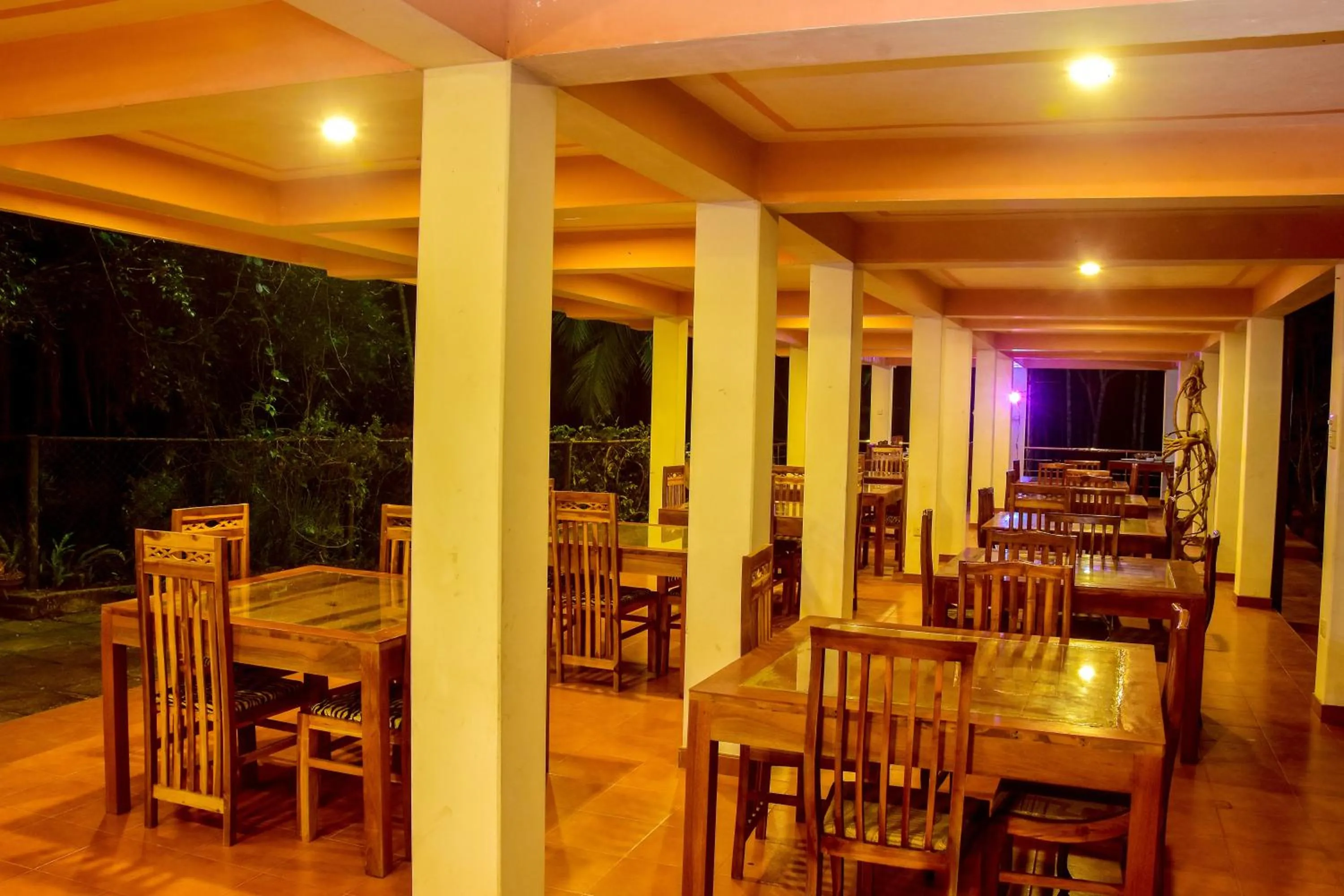 Rainforest Lodge, Deniyaya singheraja