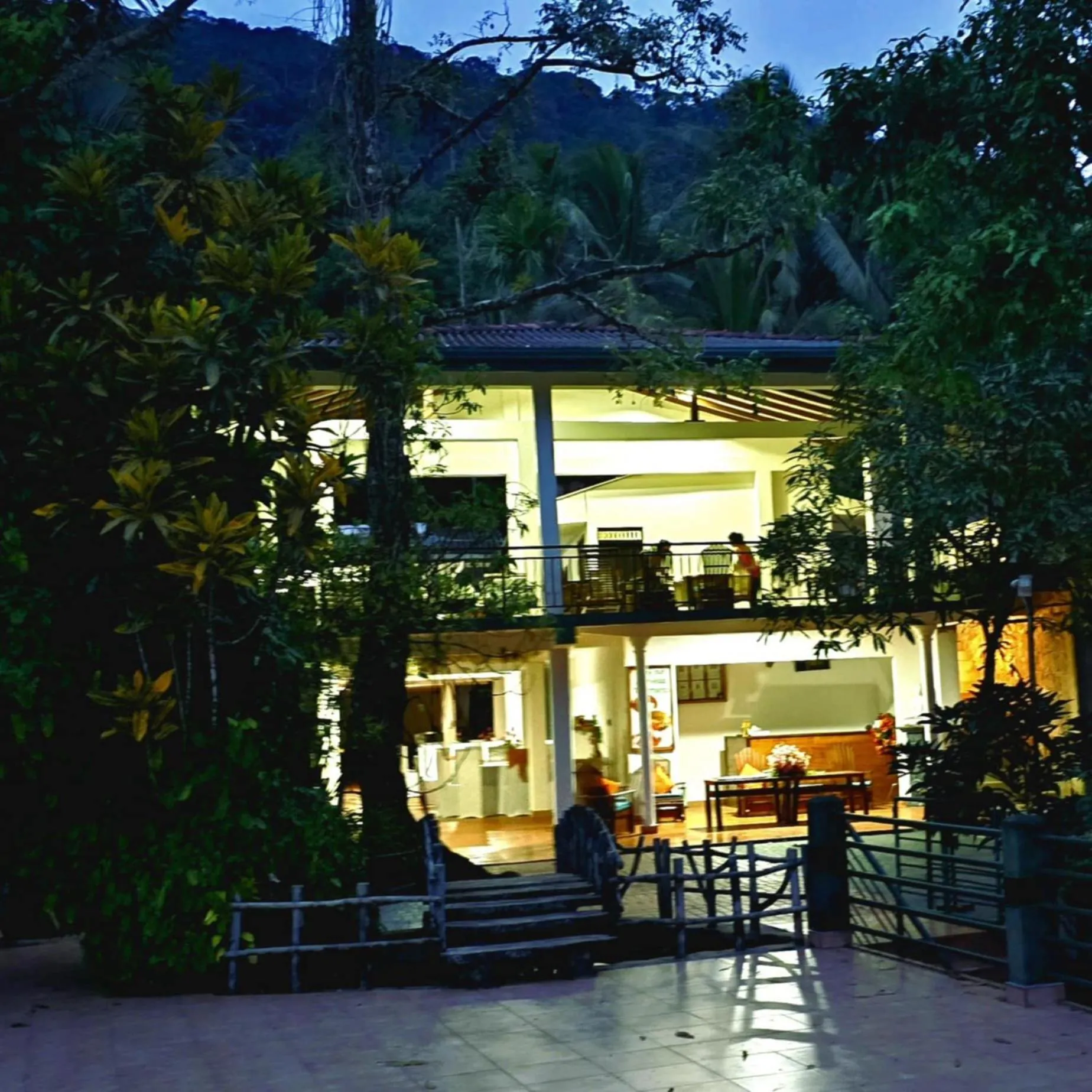 Rainforest Lodge, Deniyaya singheraja
