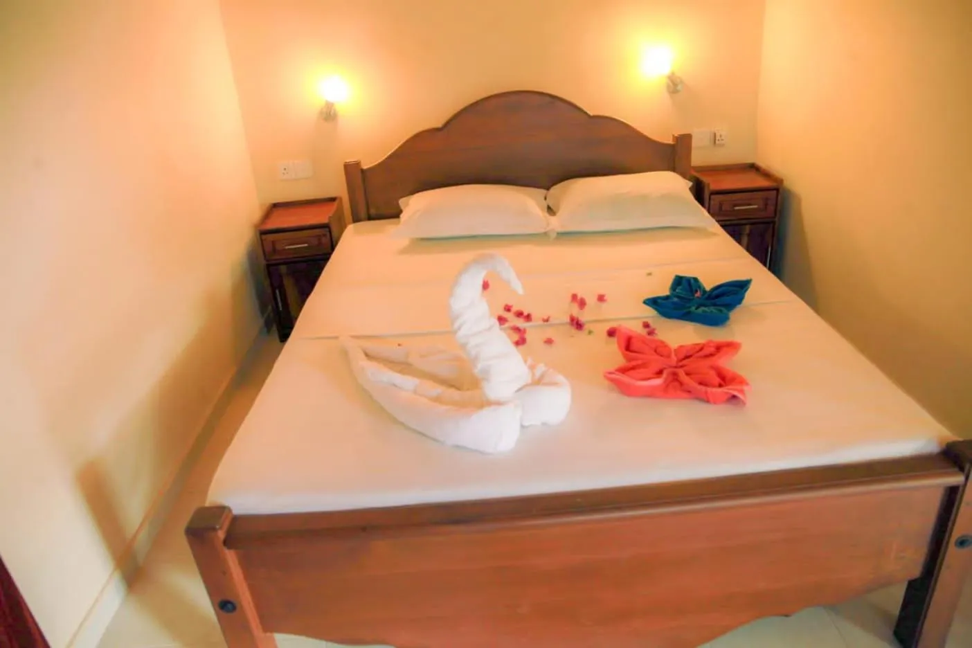 Bed in Rainforest Lodge, Deniyaya singheraja