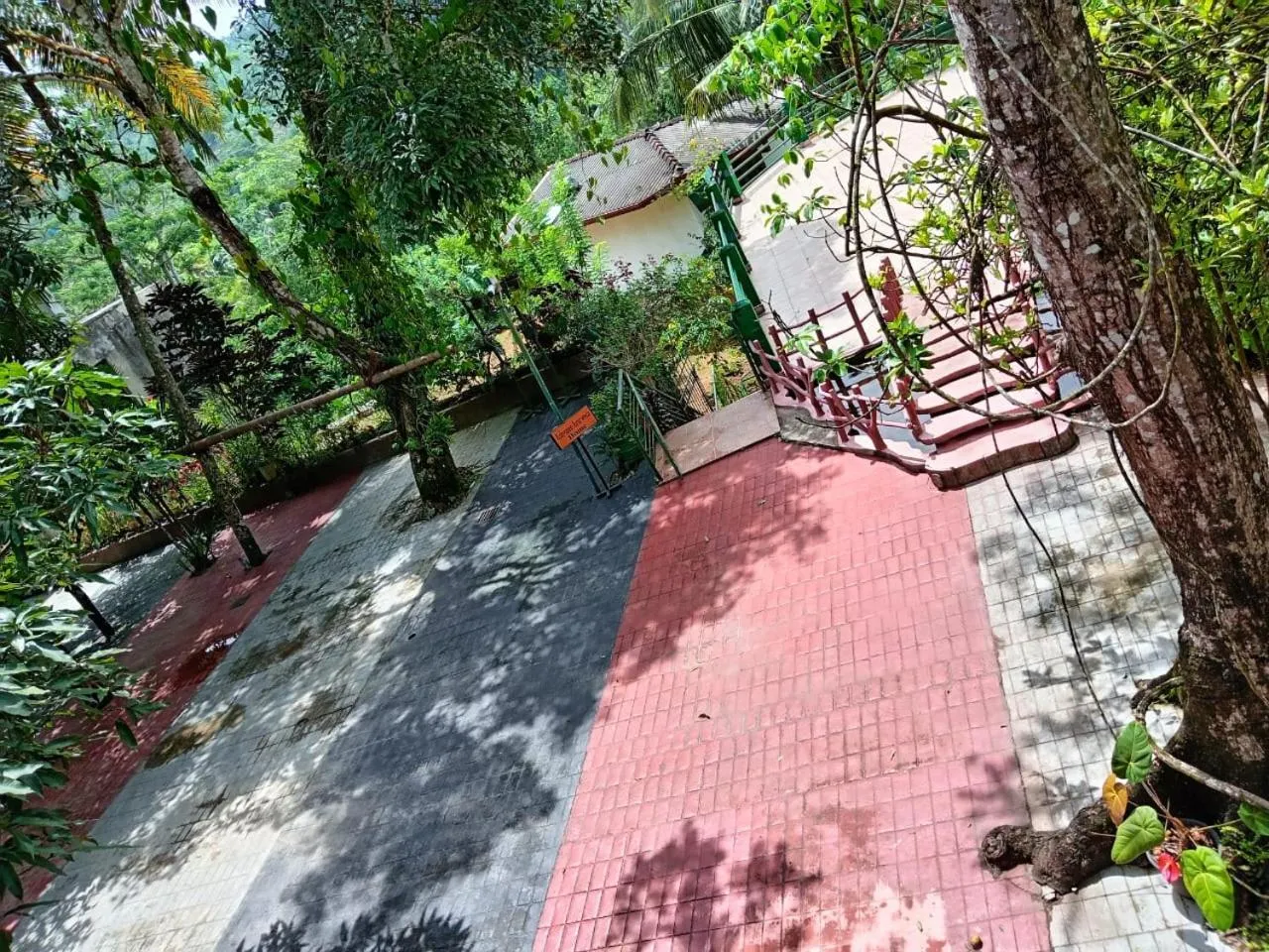 Rainforest Lodge, Deniyaya singheraja