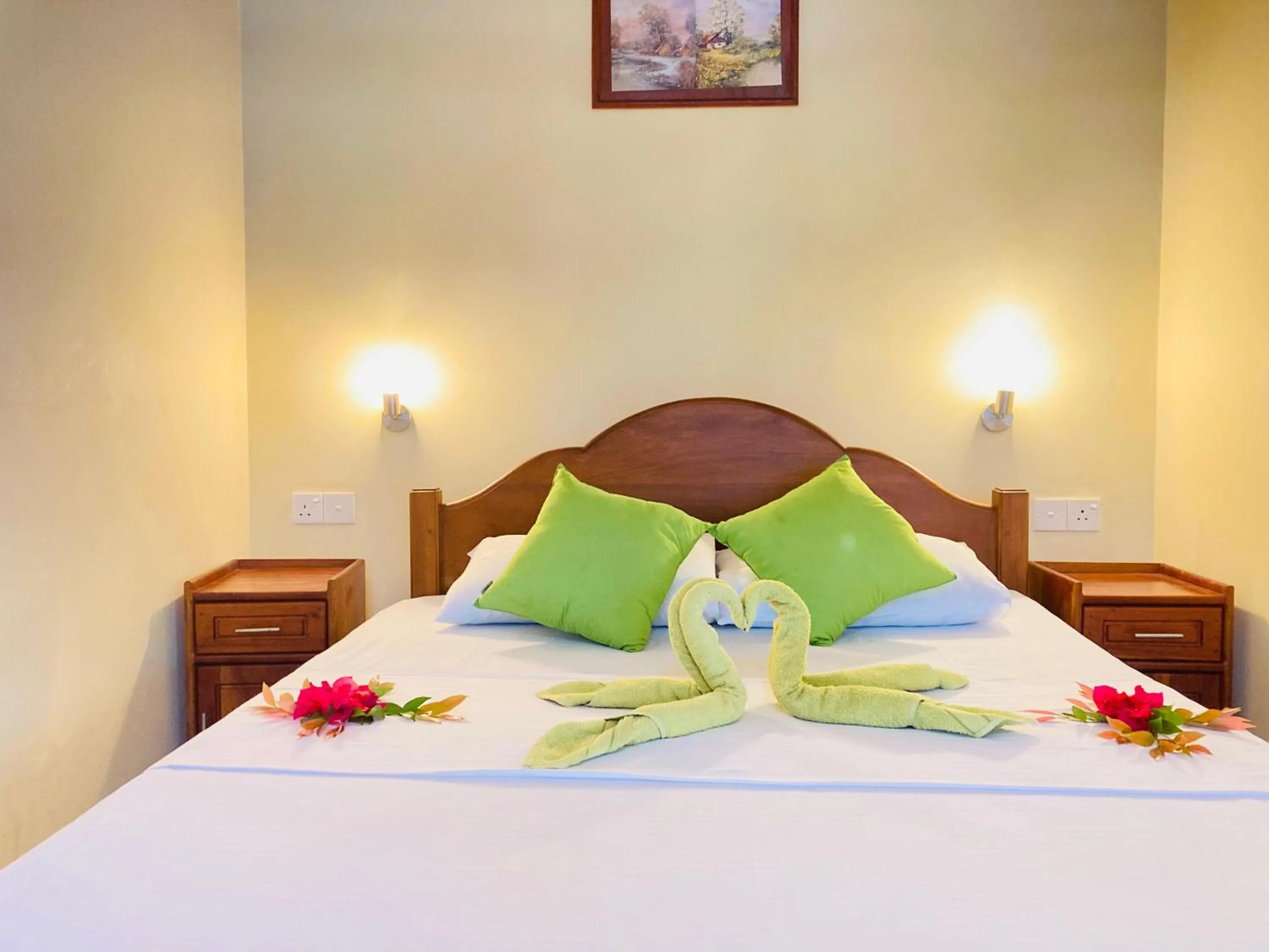 Bed in Rainforest Lodge, Deniyaya singheraja