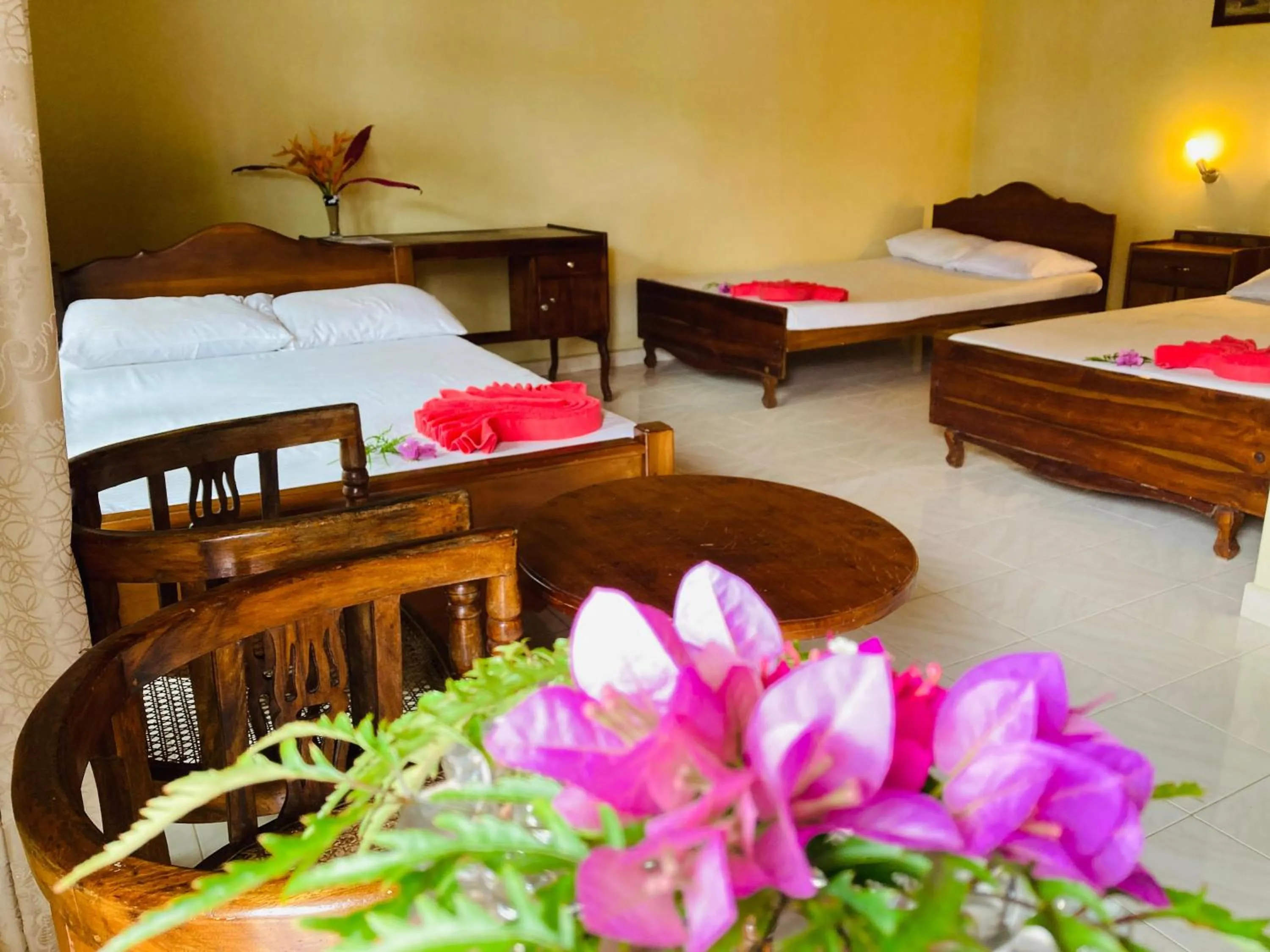 Bed in Rainforest Lodge, Deniyaya singheraja