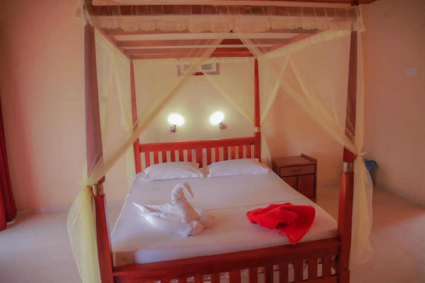 Bed in Rainforest Lodge, Deniyaya singheraja