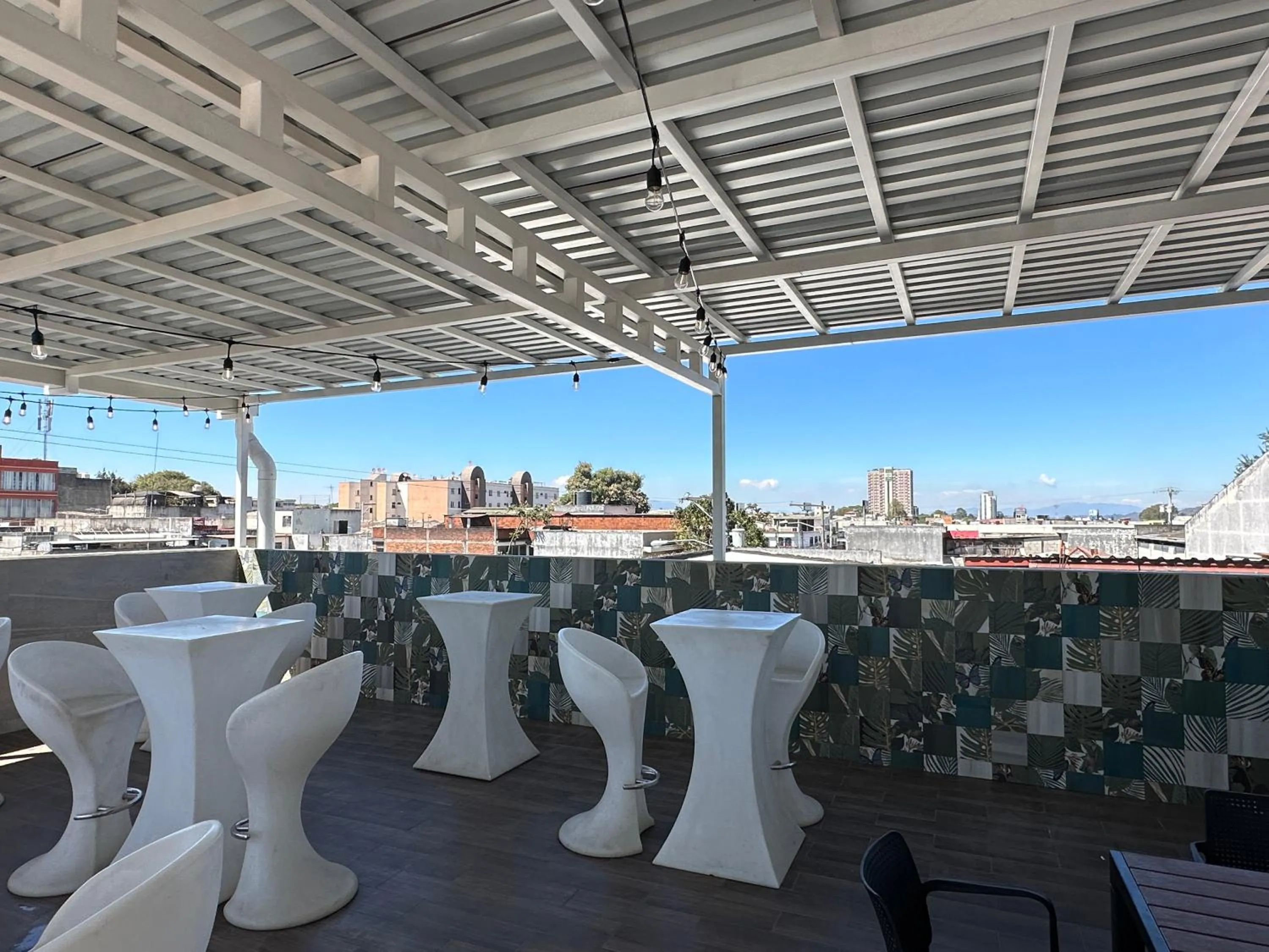 Restaurant/places to eat in Villa Verona
