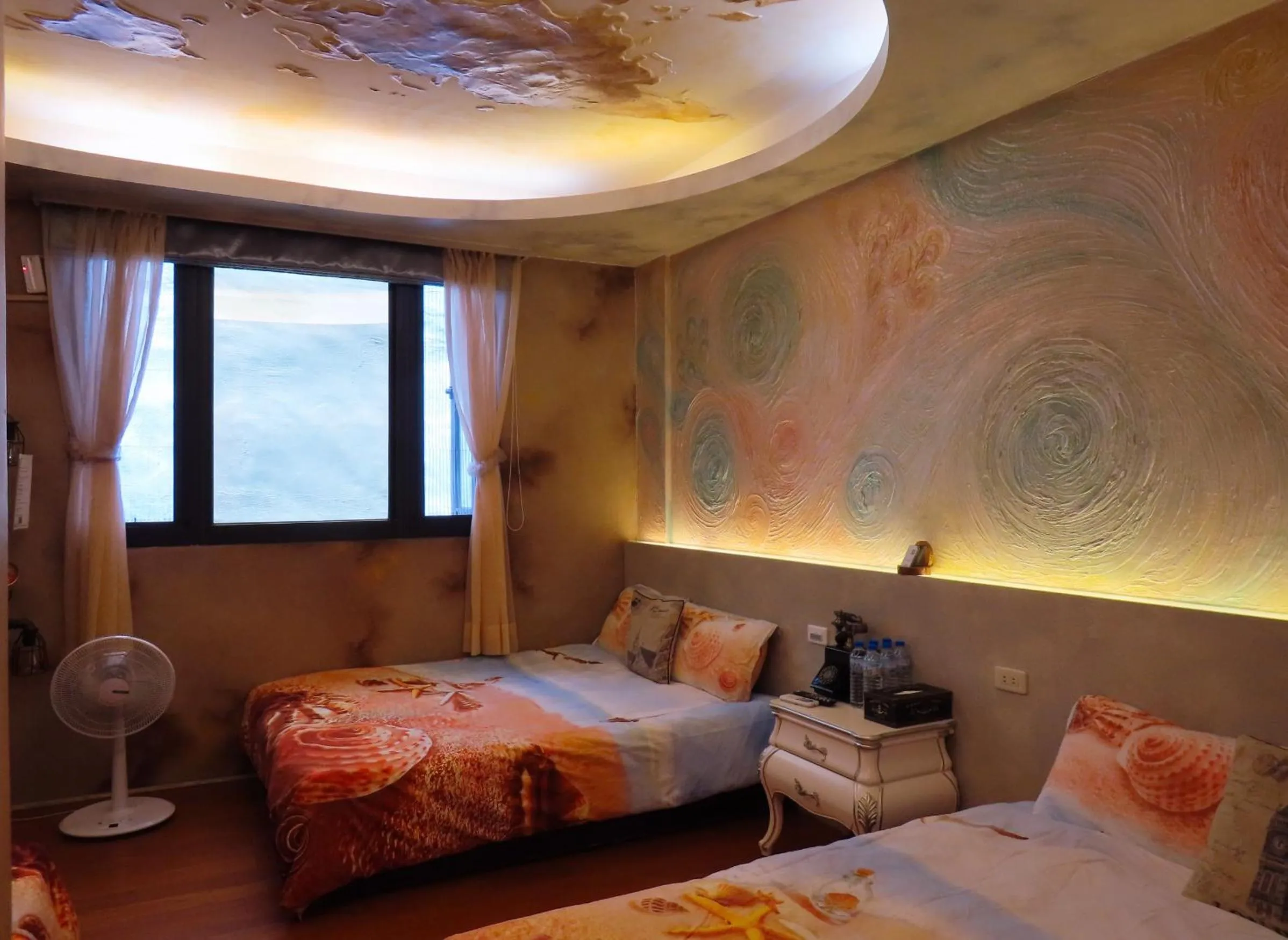 On site, Bed in 3D Sunflower Embossed B&B