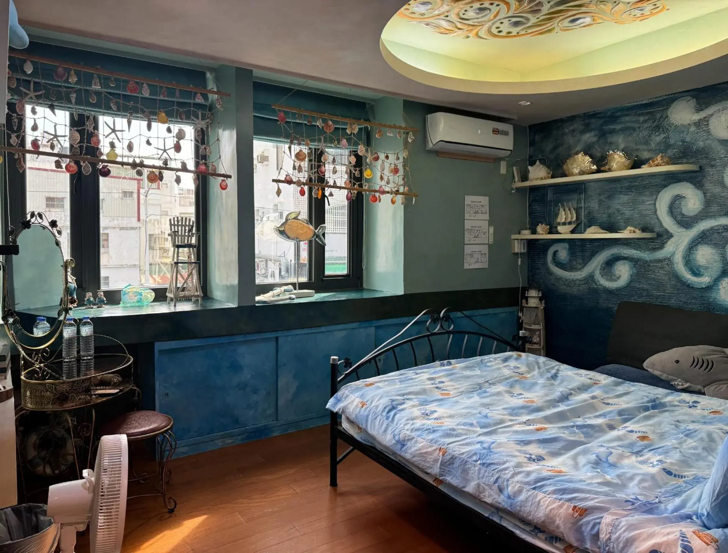 Deluxe Double Room - single occupancy in 3D Sunflower Embossed B&B Deluxe Double Room - single occupancy in 3D Sunflower Embossed B&B