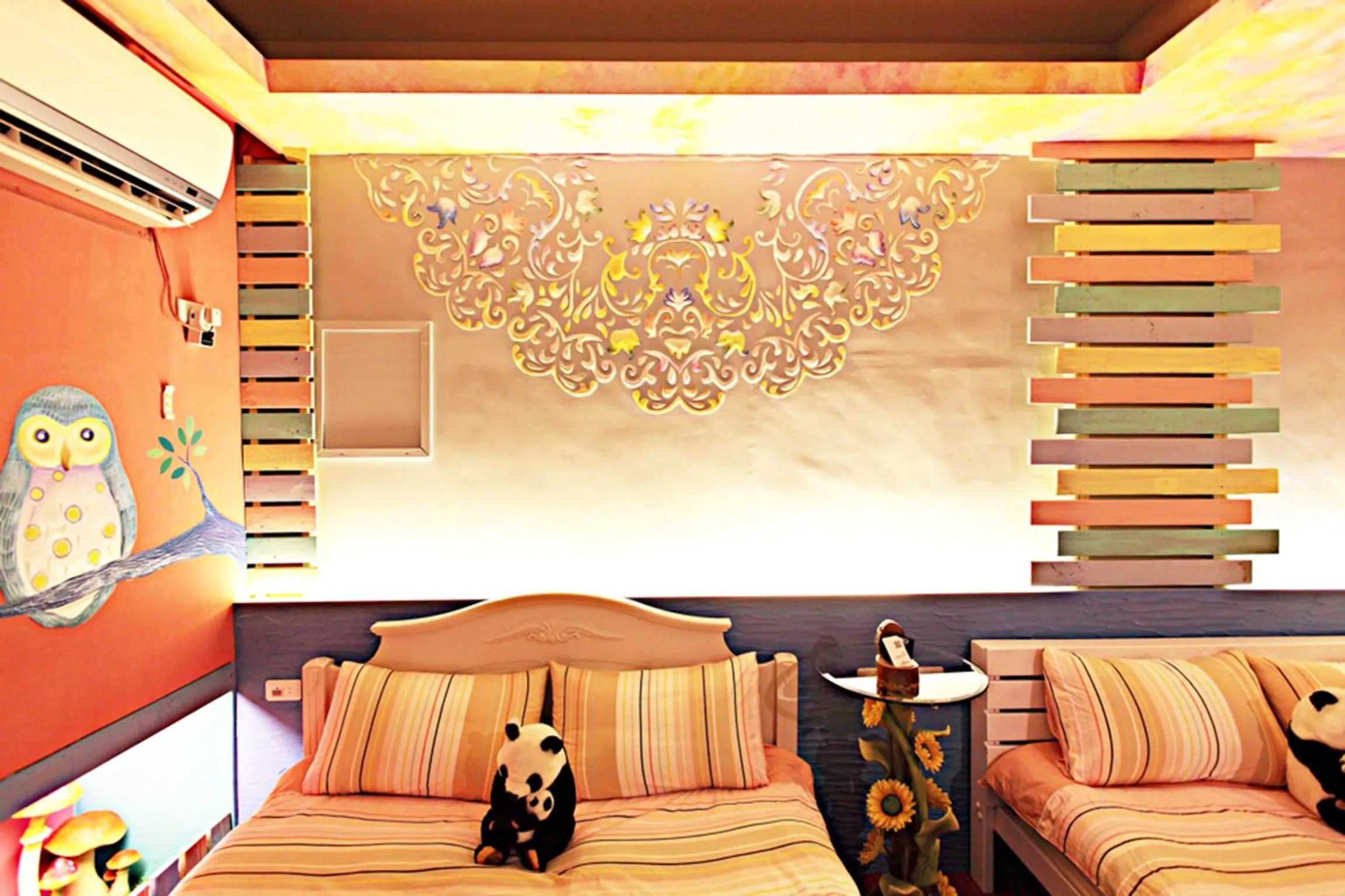 Photo of the whole room in 3D Sunflower Embossed B&B