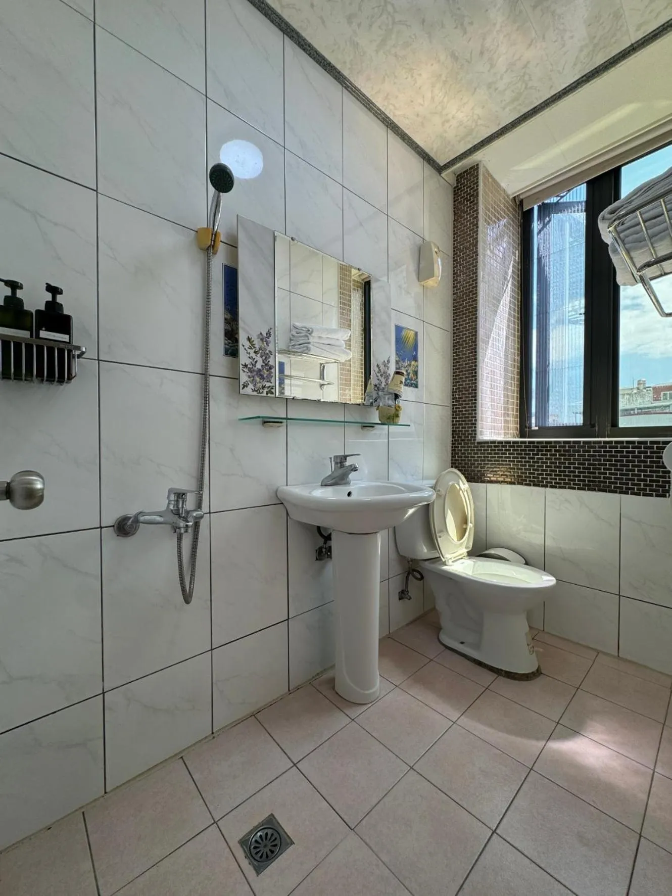 On site in 3D Sunflower Embossed B&B