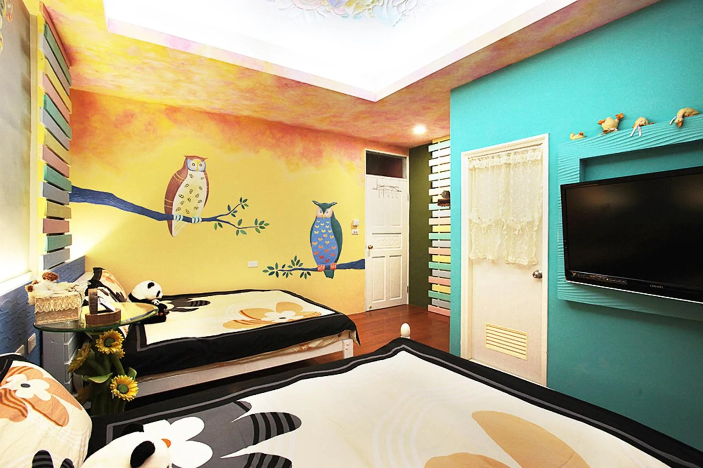 Photo of the whole room, Bed in 3D Sunflower Embossed B&B