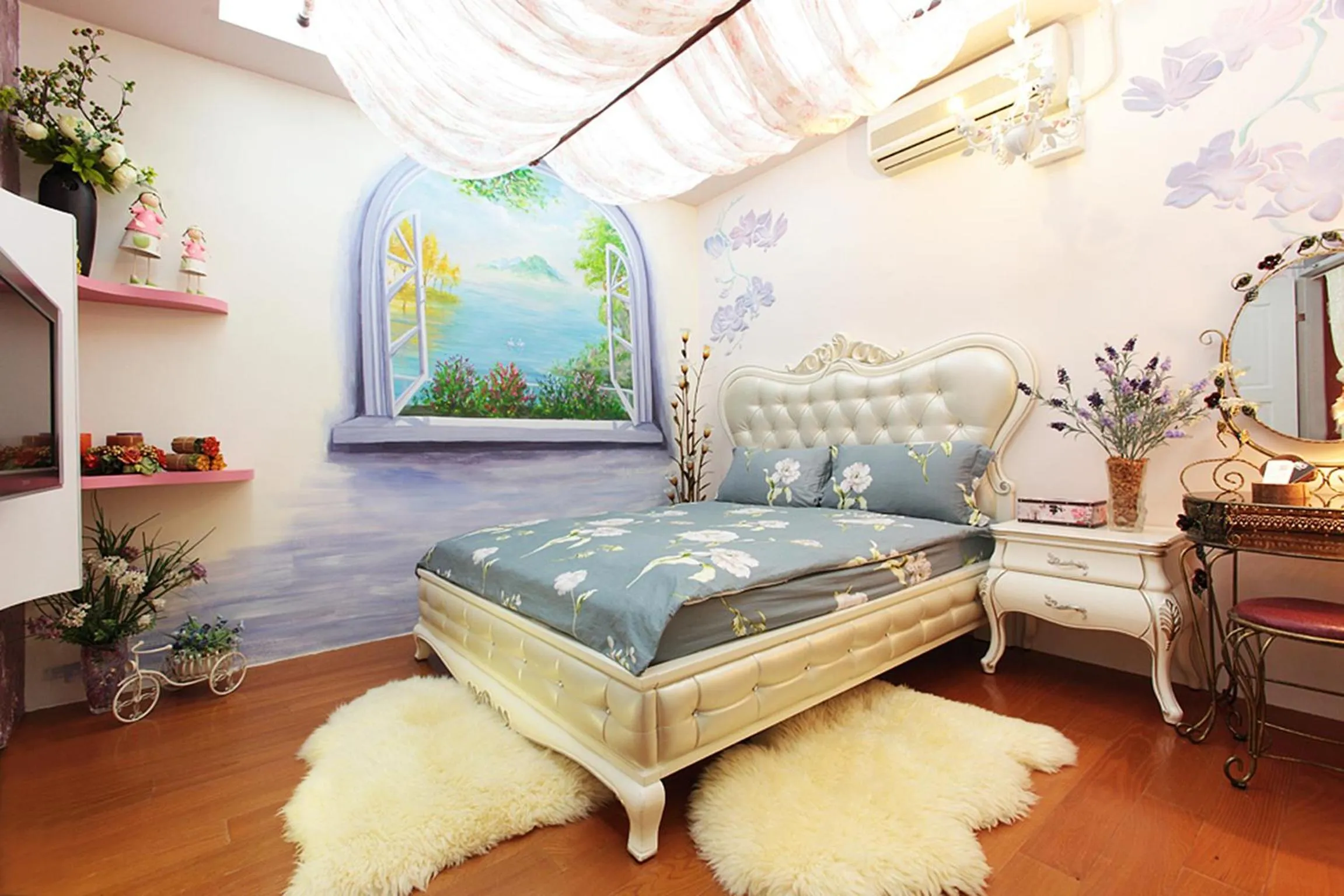 Photo of the whole room, Bed in 3D Sunflower Embossed B&B