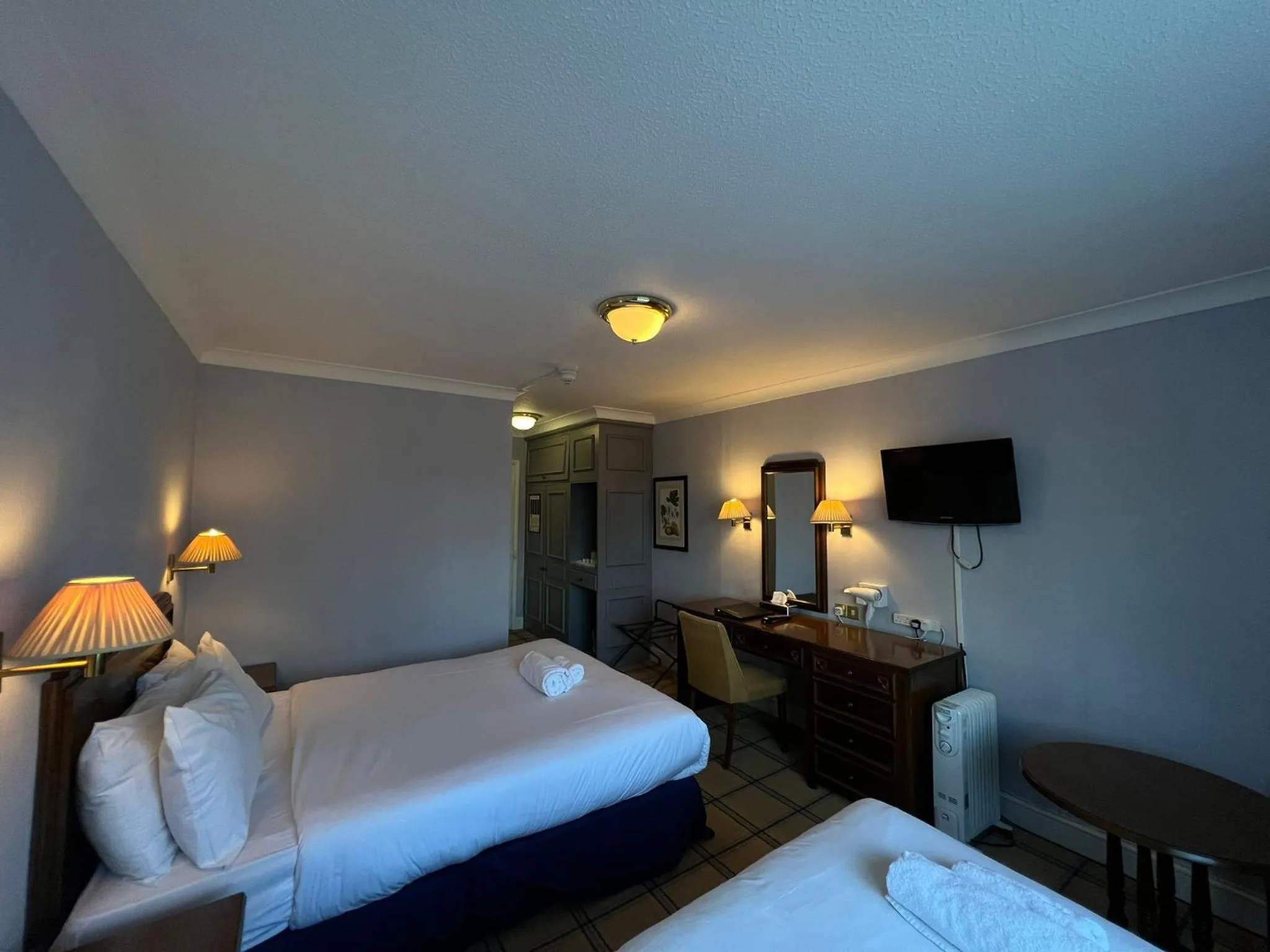 Twin Room in Roebuck Inn