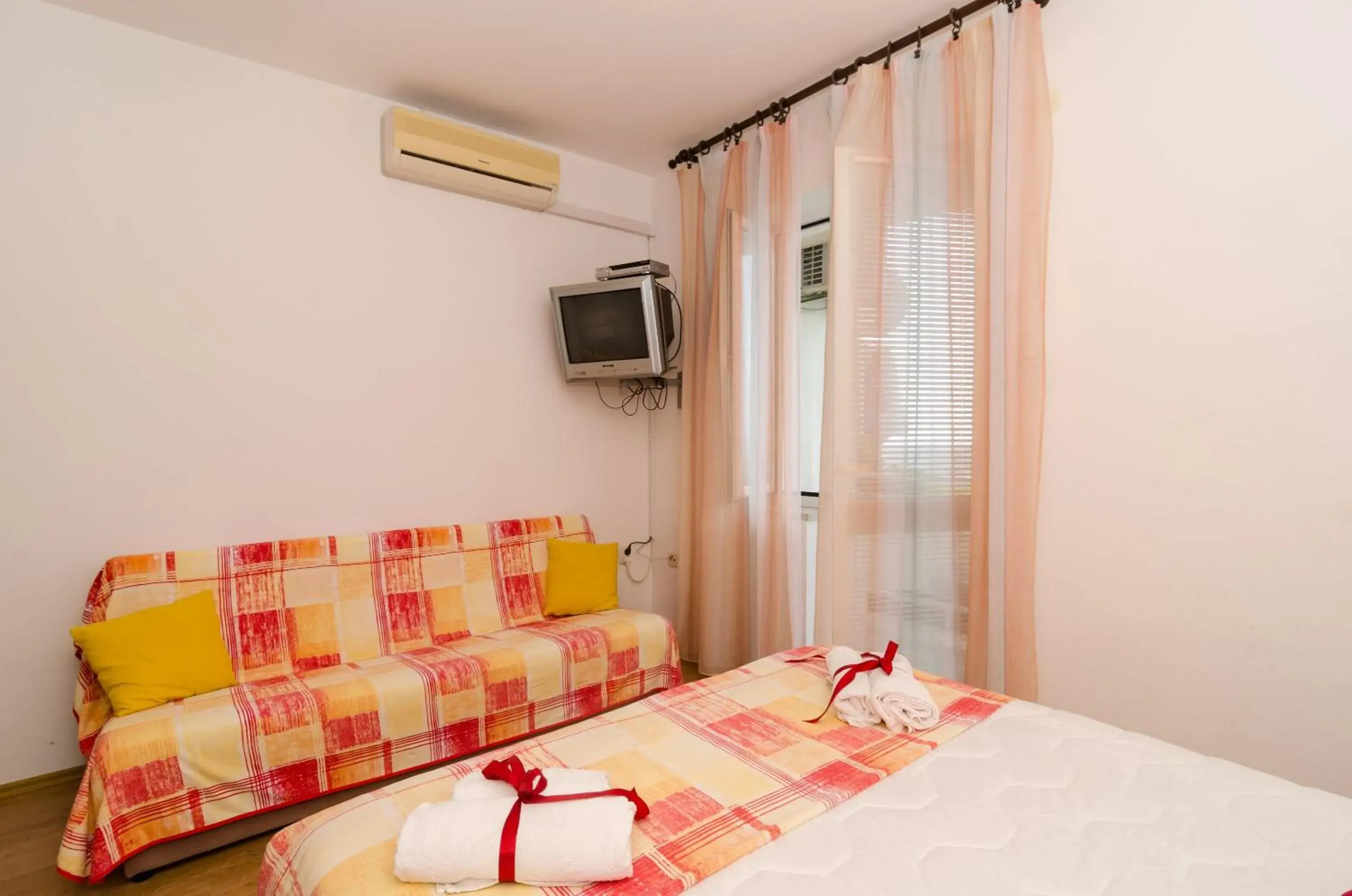 Seating area, TV/Entertainment Center in Guesthouse Home Sweet Home