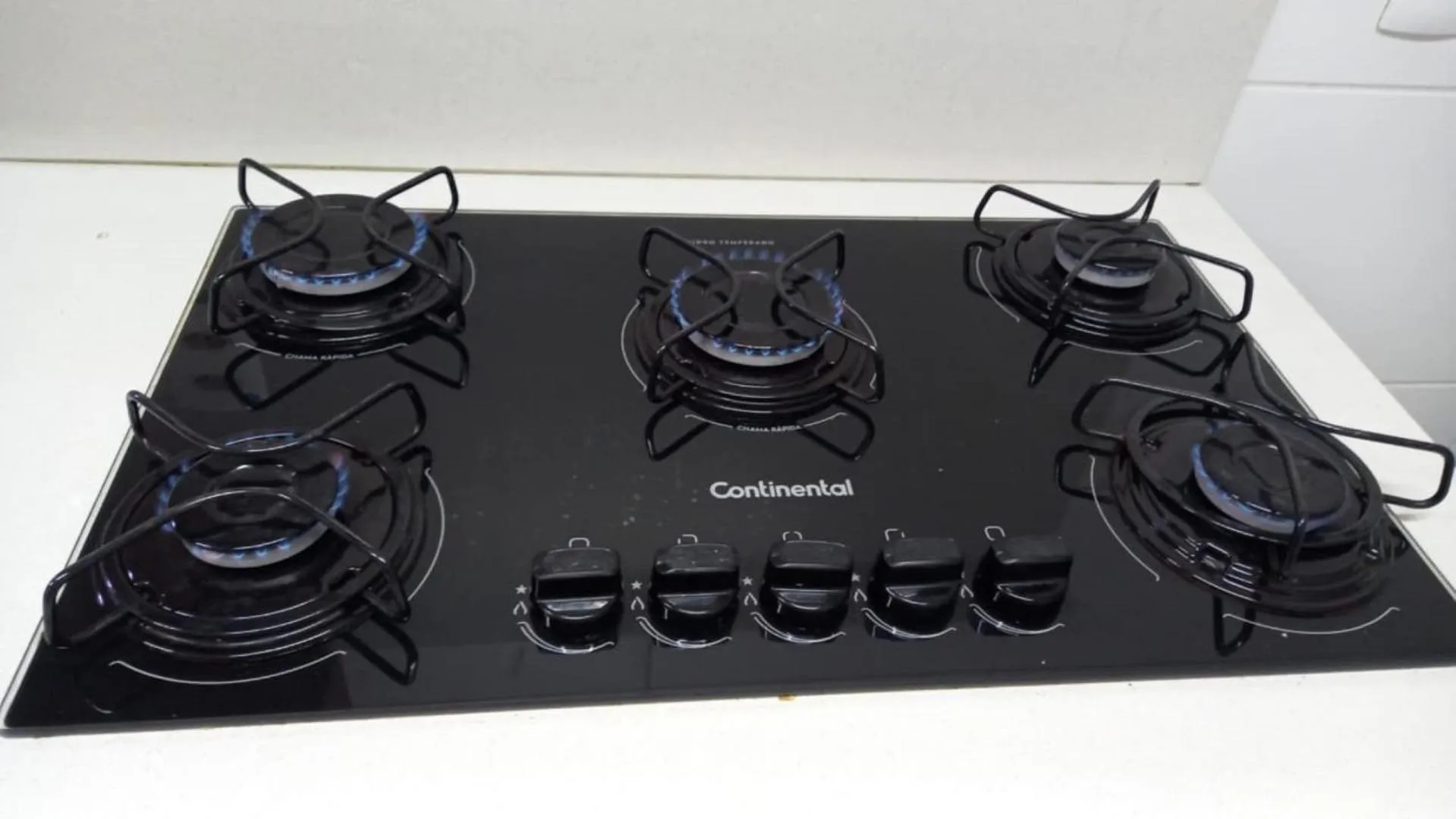 Kitchen or kitchenette in Velutti Prime View: Frente Mar