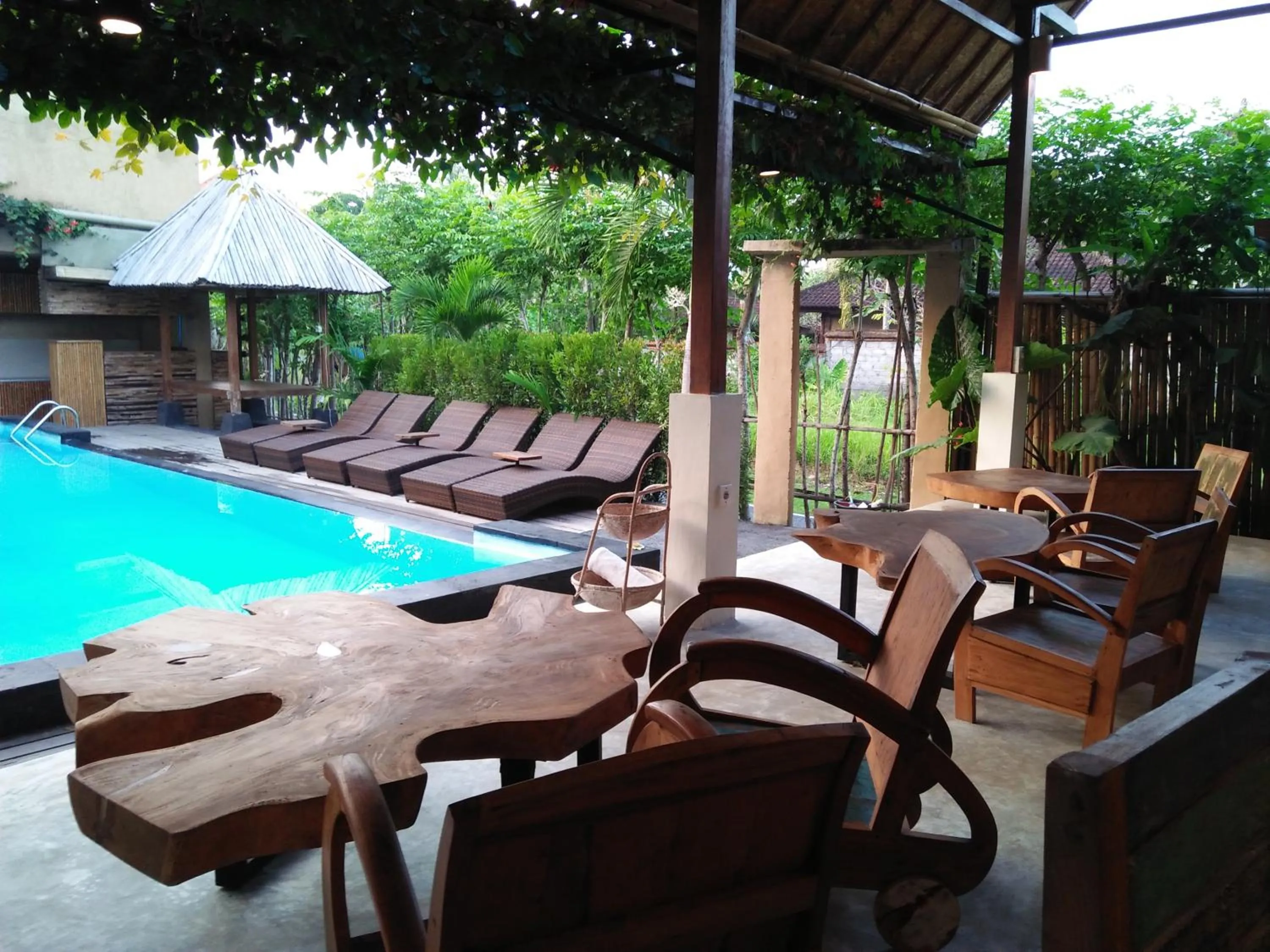 De, dalam secret nature