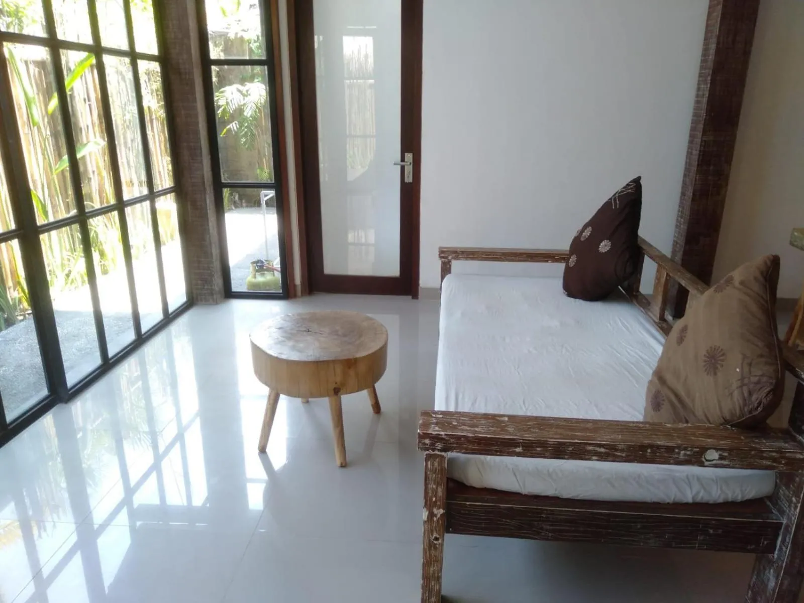 De, dalam secret nature
