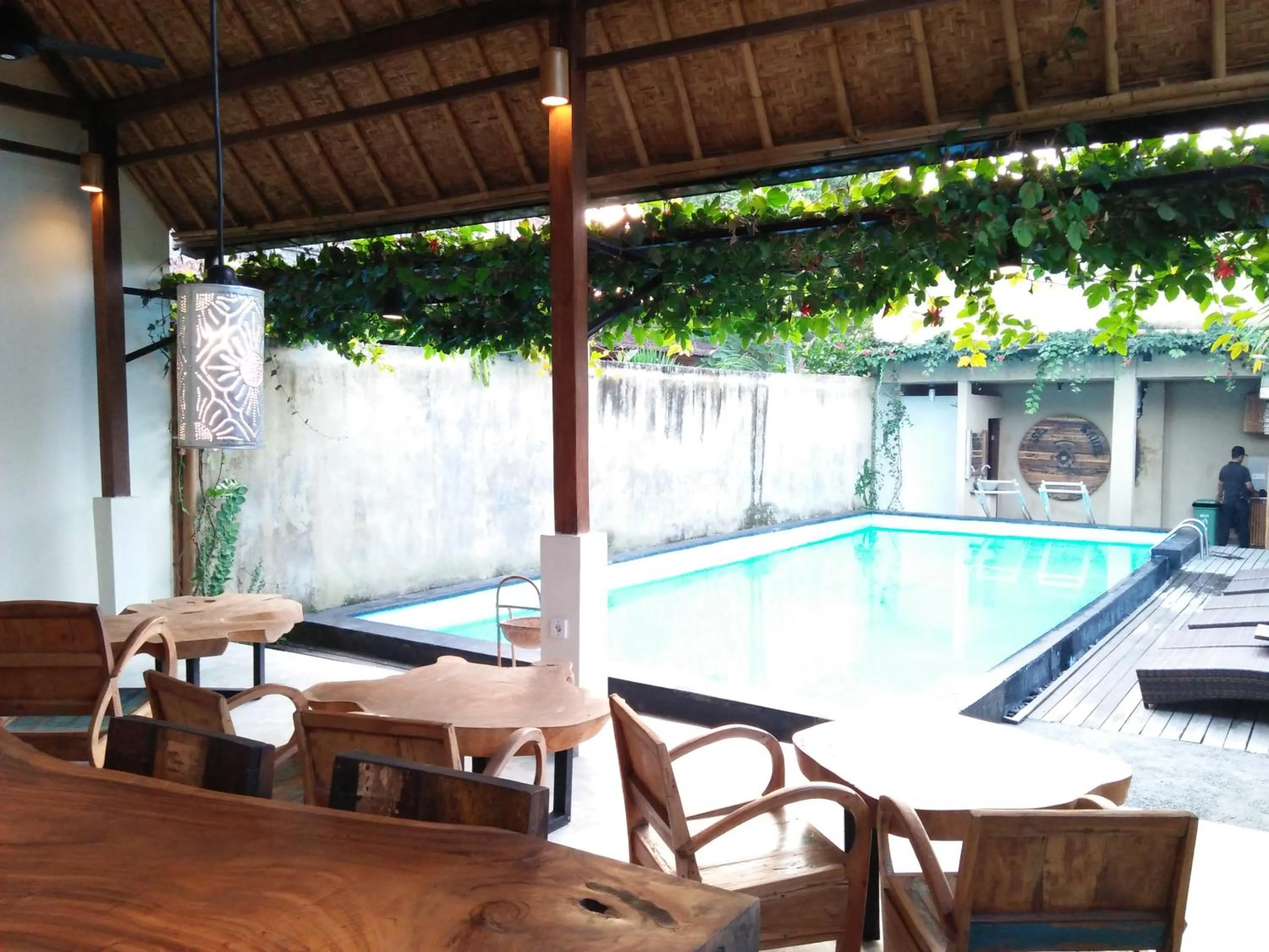 De, dalam secret nature