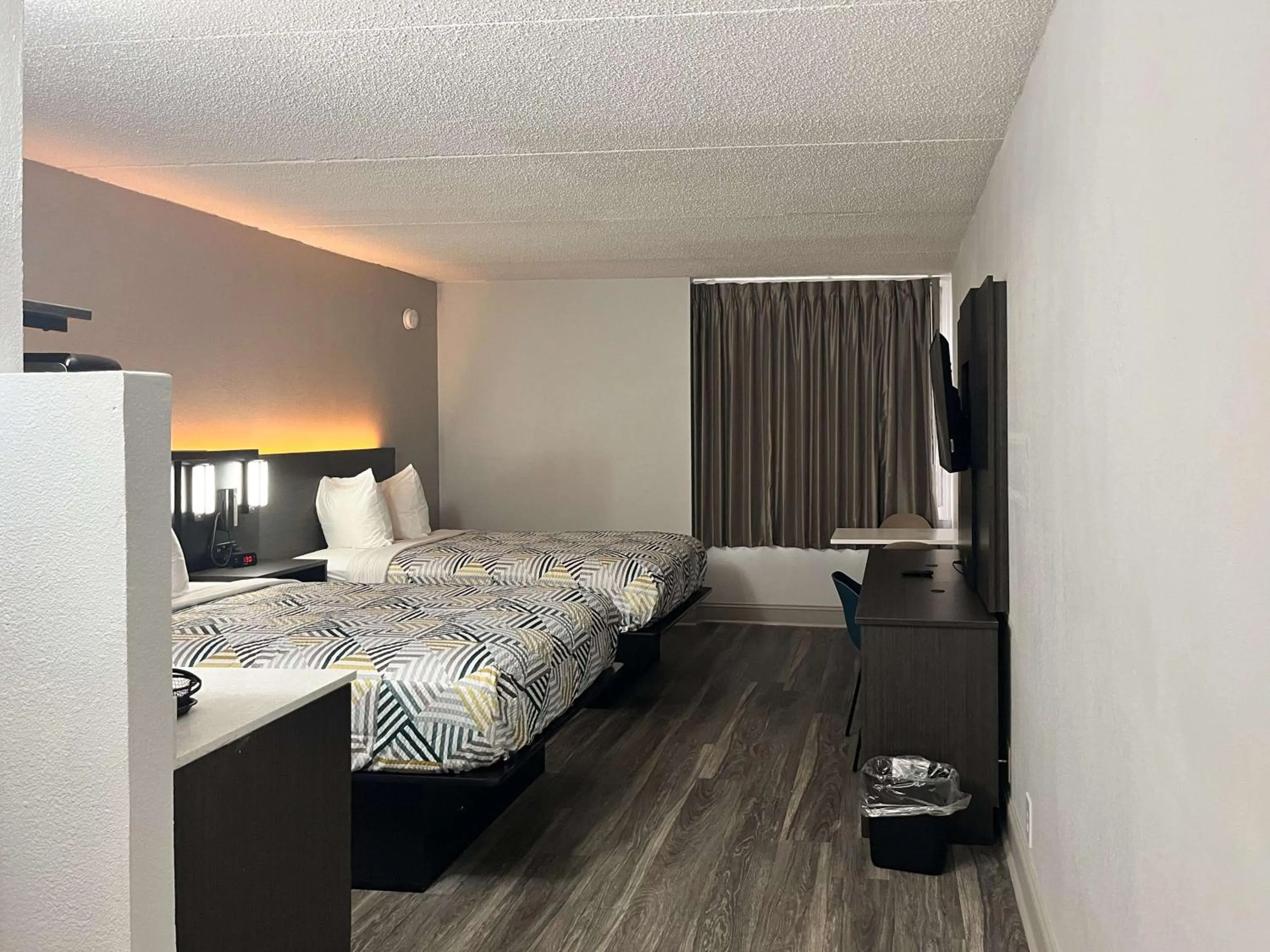 Bedroom, Bed in Studio 6 Rock Hill, SC Cherry Road