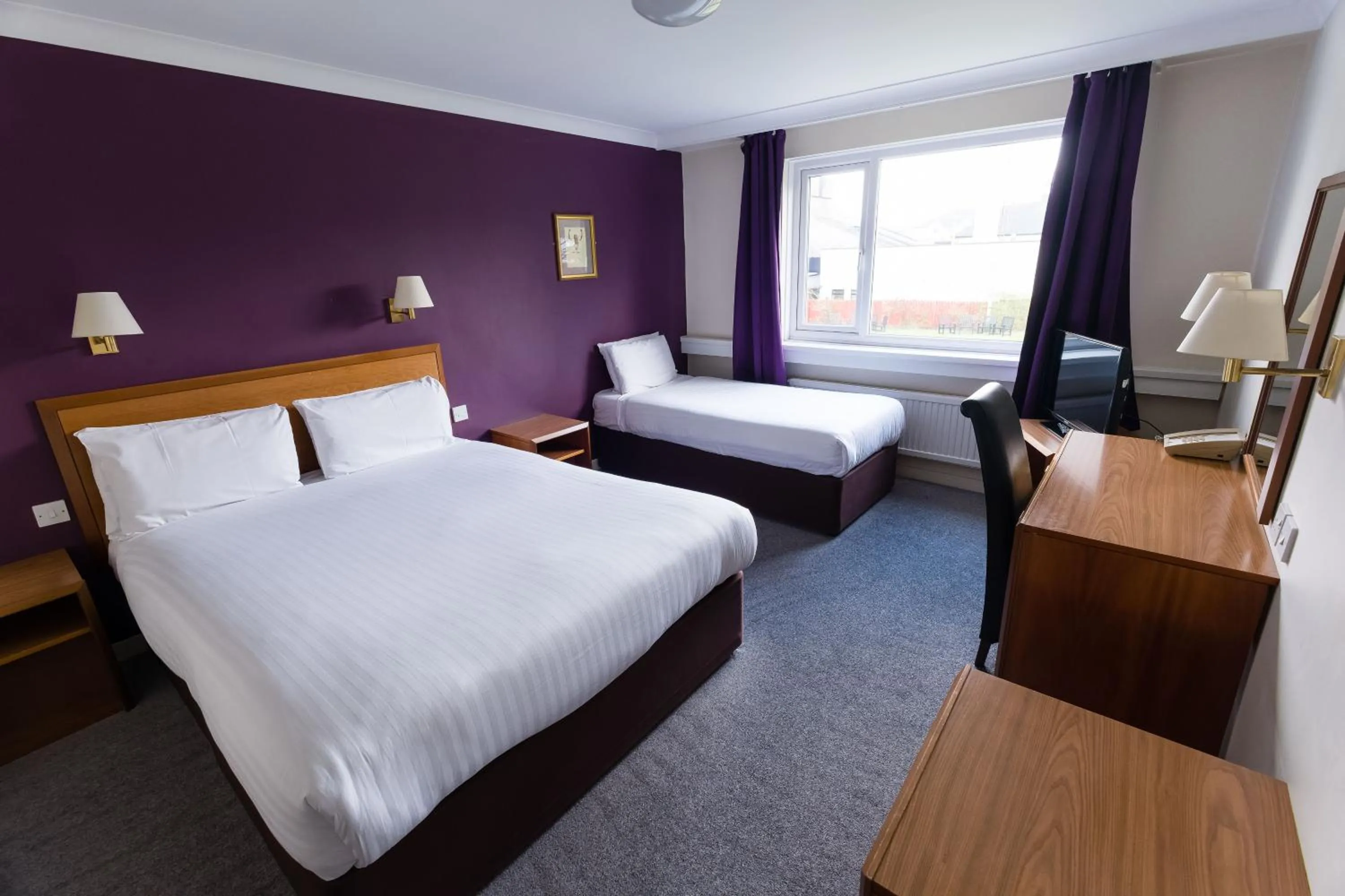 Photo of the whole room, Bed in Sporting Lodge Inn Middlesbrough
