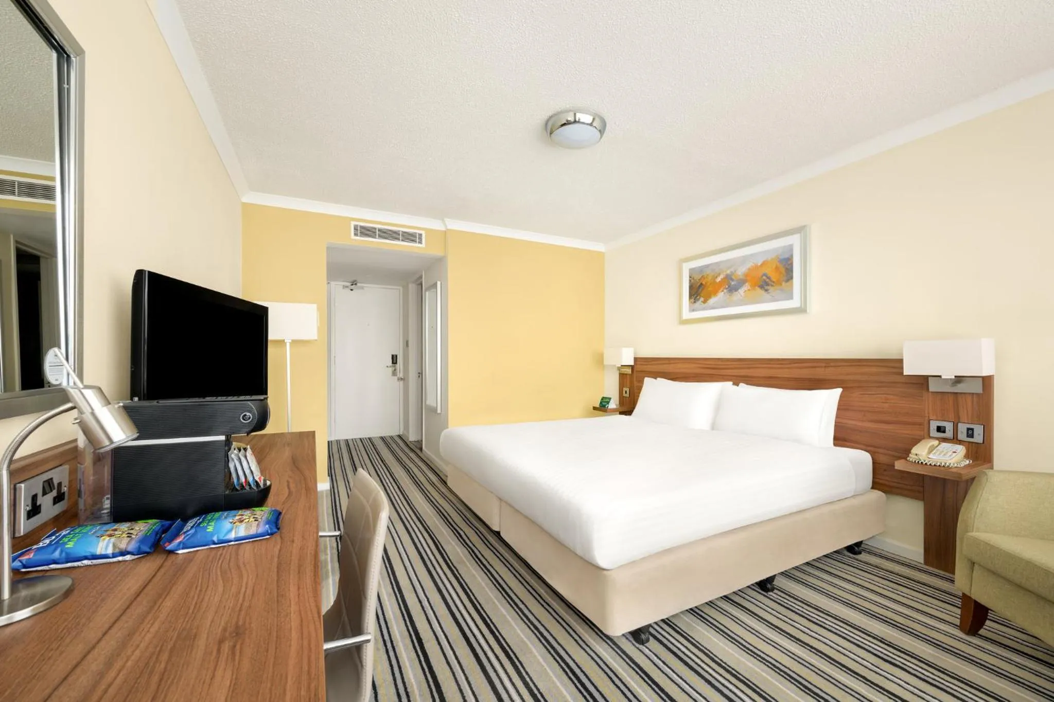 Photo of the whole room, Bed in Holiday Inn York by IHG