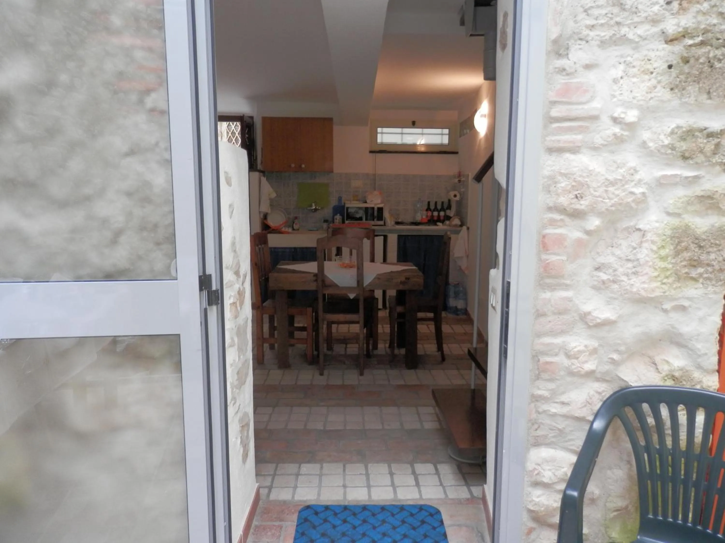 Communal kitchen in Calì B&B
