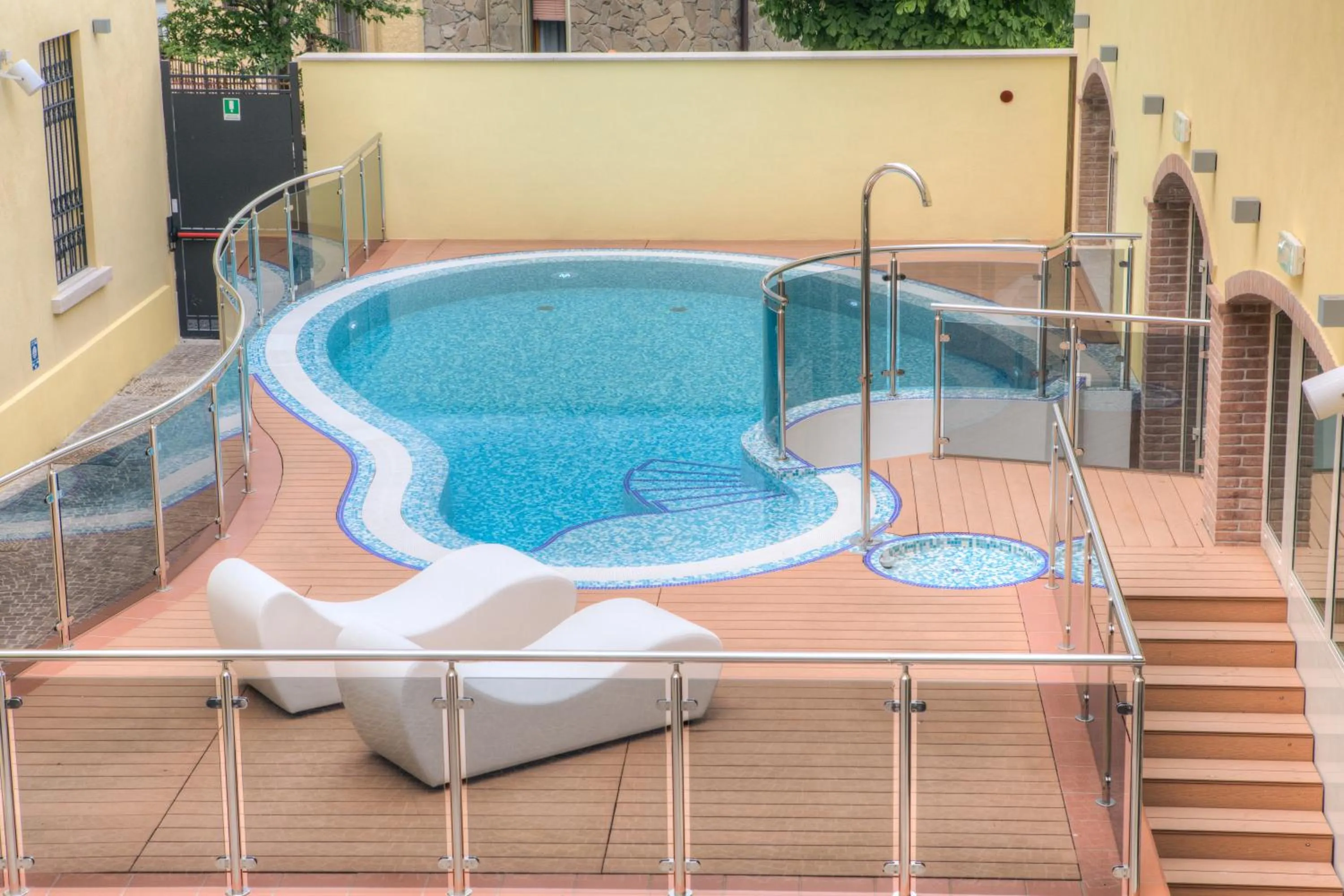 Swimming pool in Hotel Il Duca Del Montefeltro