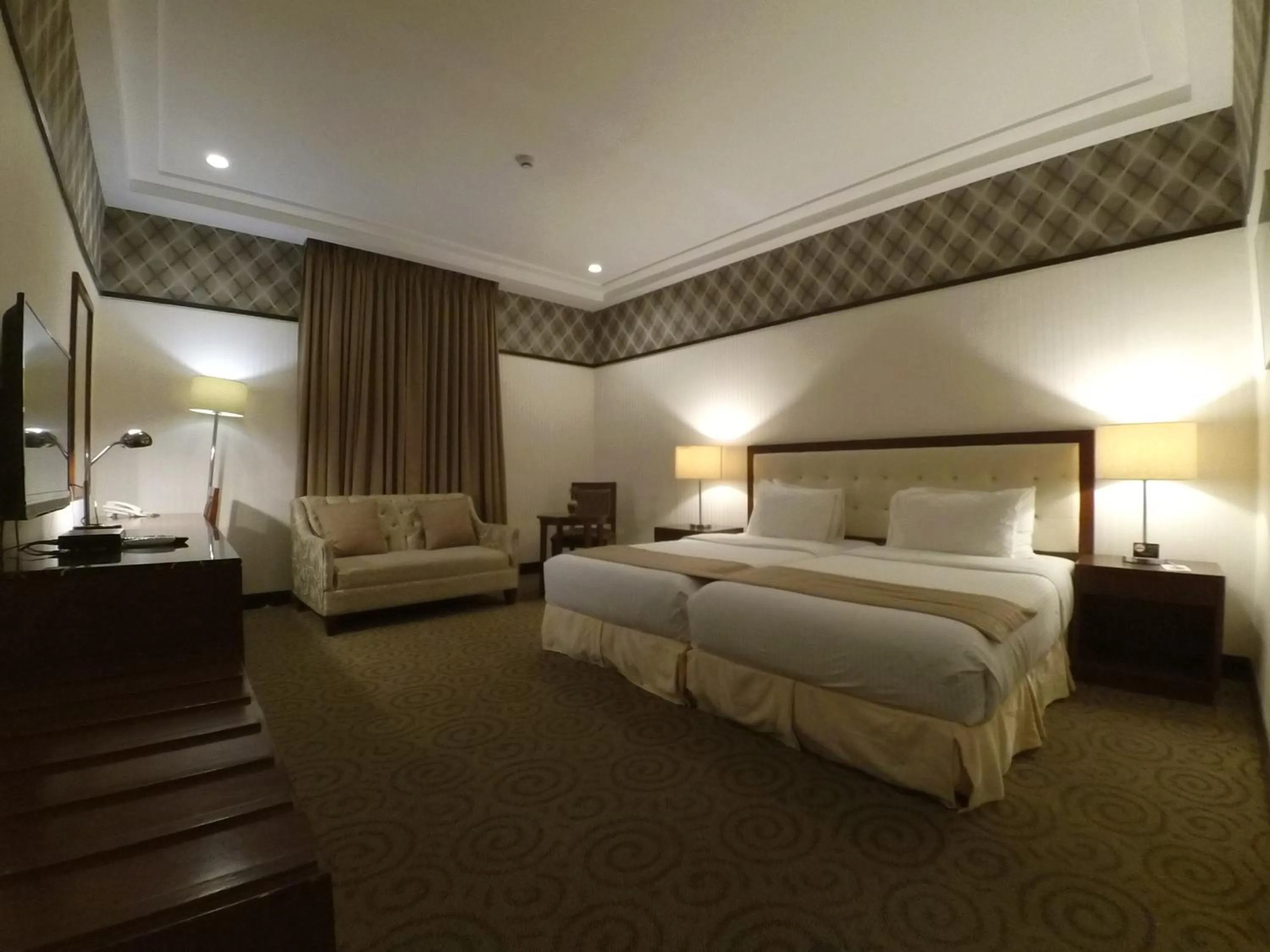 Bed in The Plaza Hotel Balanga City