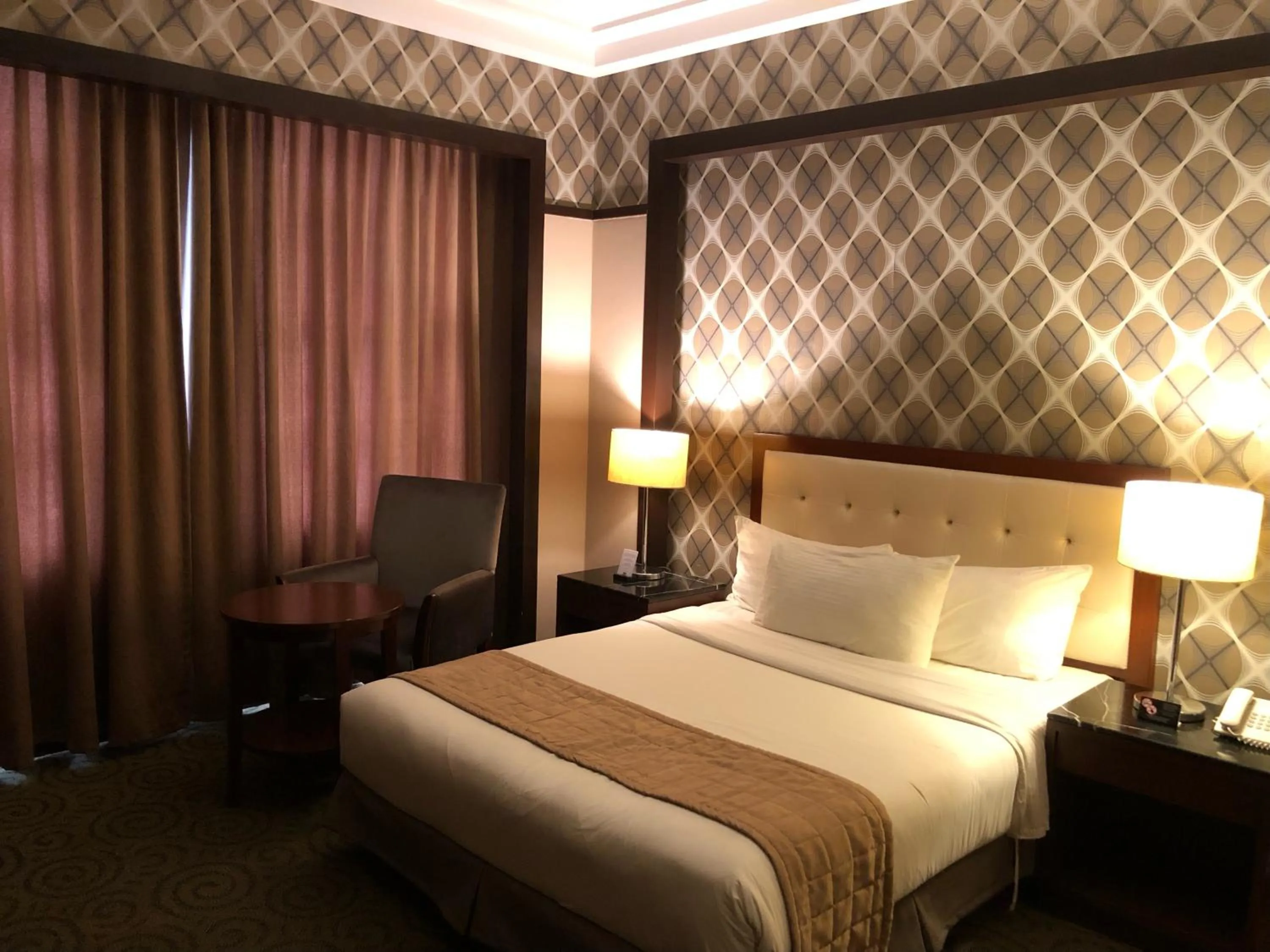 Bed in The Plaza Hotel Balanga City