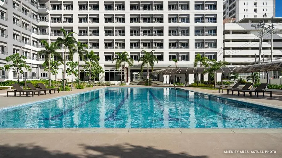 Swimming pool in Grace Residences Elevate Escapes - near BGC airport