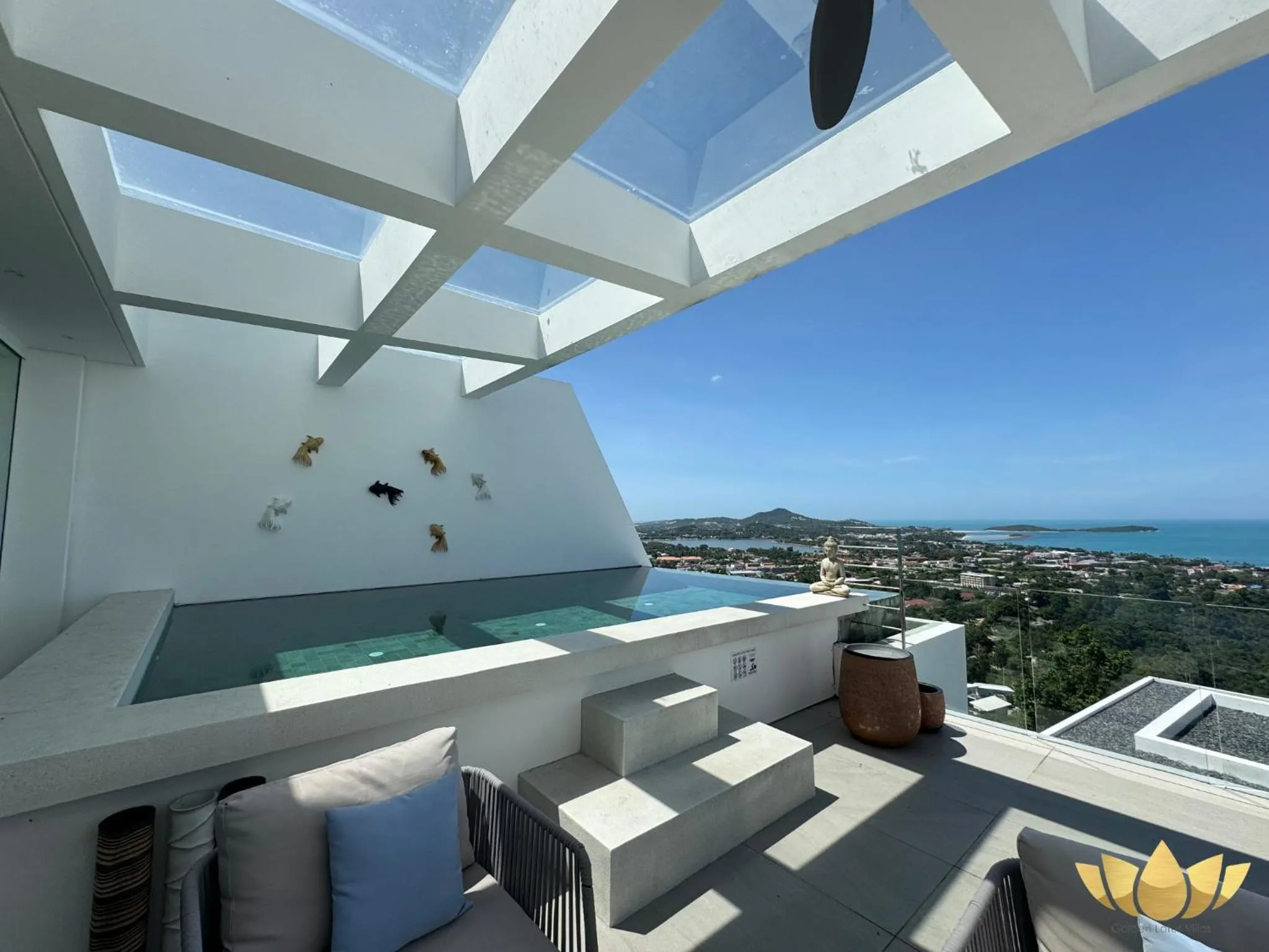 Swimming pool in Golden Lotus Villas