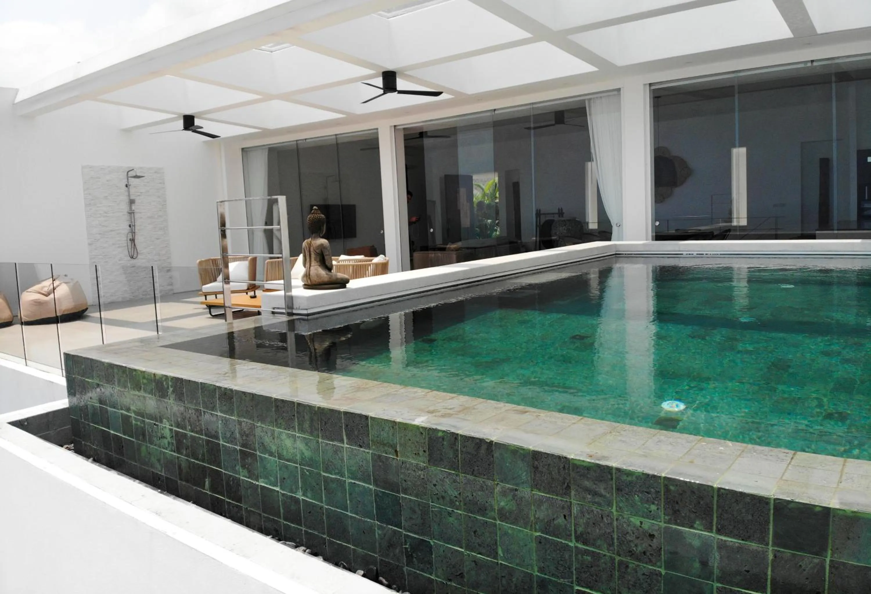 Swimming pool in Golden Lotus Villas