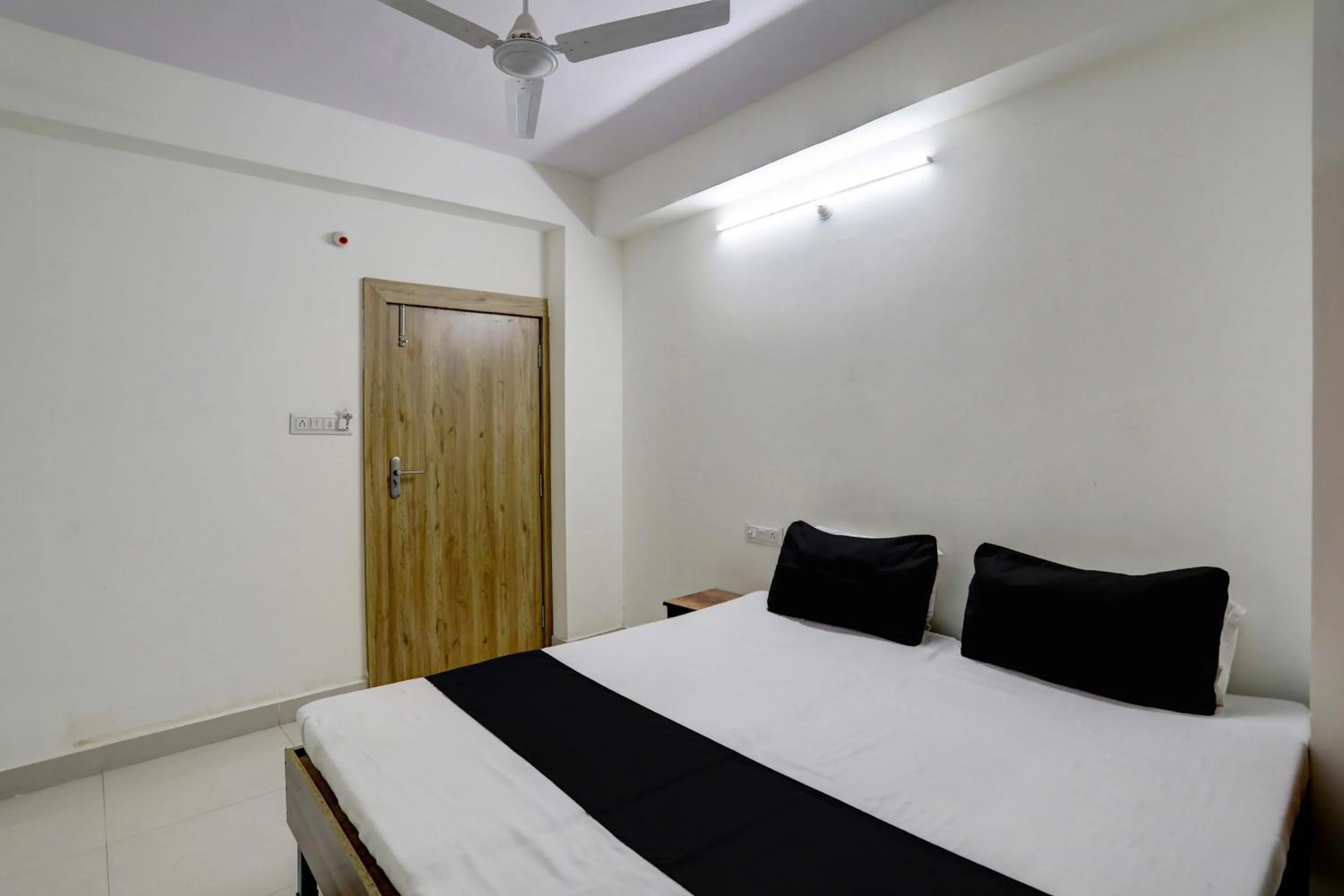 Bedroom, Bed in Hotel O SK Residency