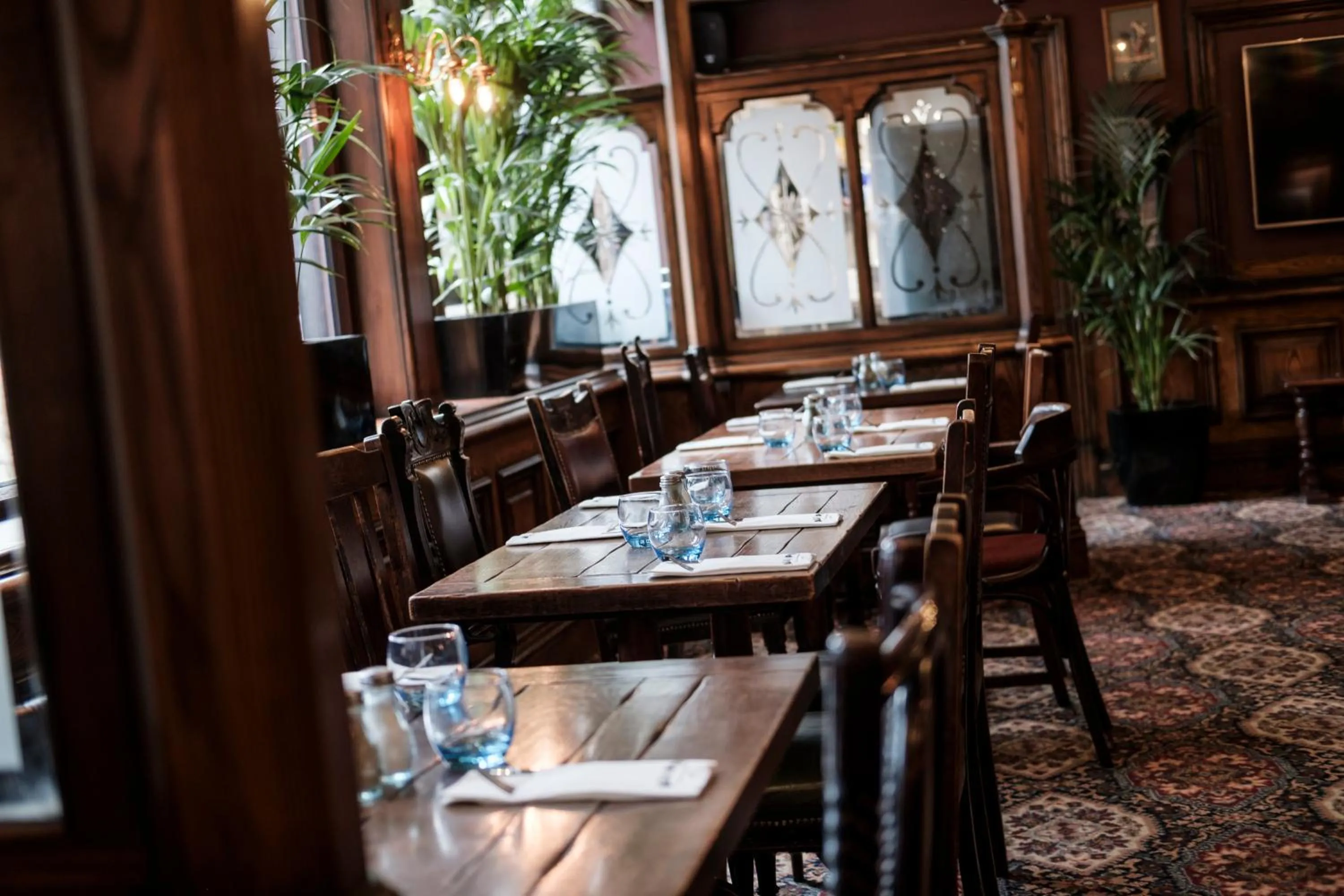 Restaurant/places to eat in The Mad Hatter Hotel