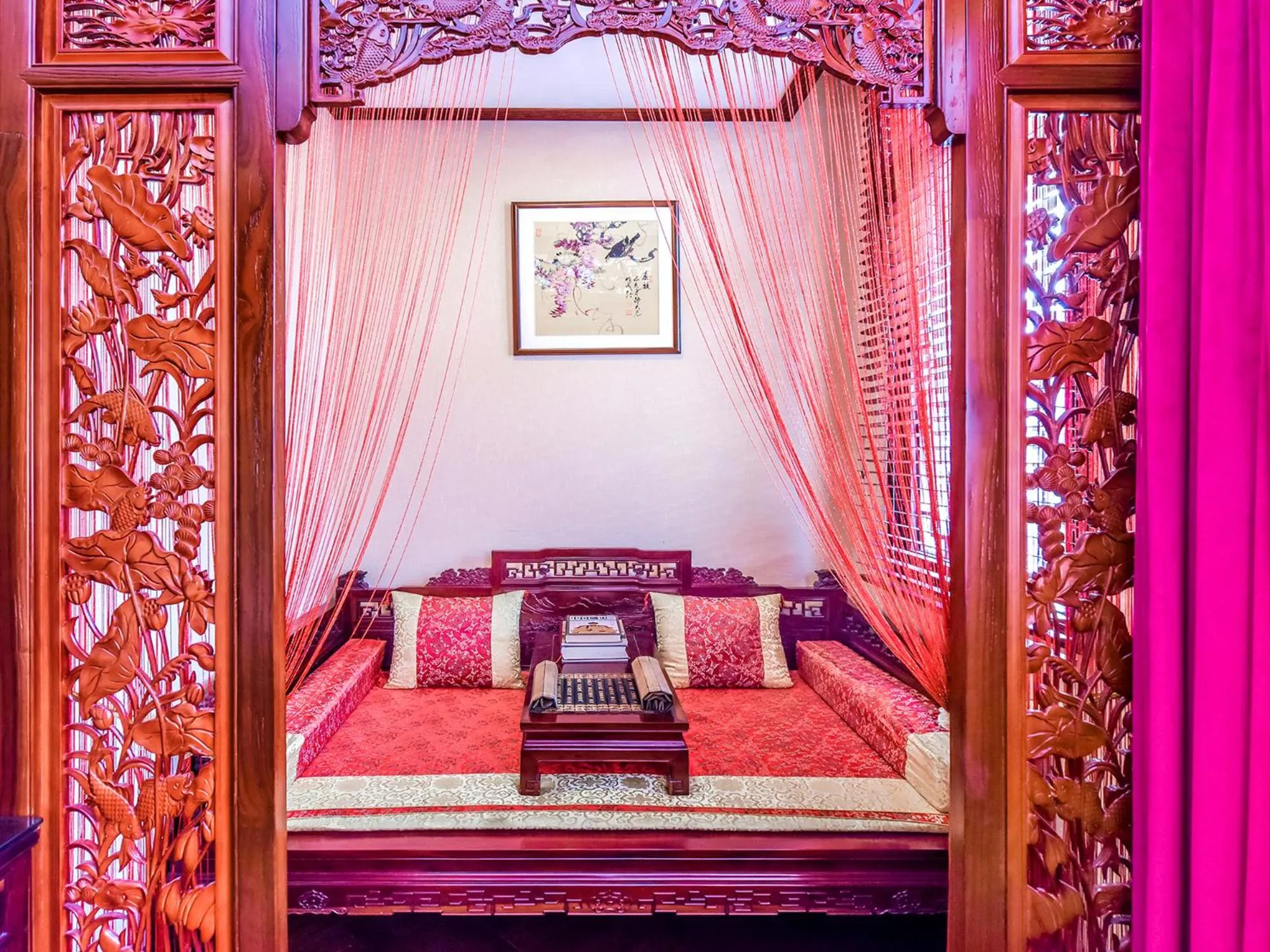 Photo of the whole room, Bed in ChengDu Wuhou Temple Han Dynasty Hotel