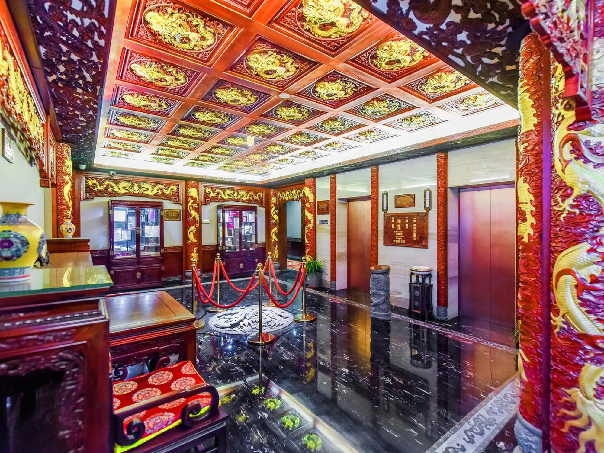 elevator in ChengDu Wuhou Temple Han Dynasty Hotel