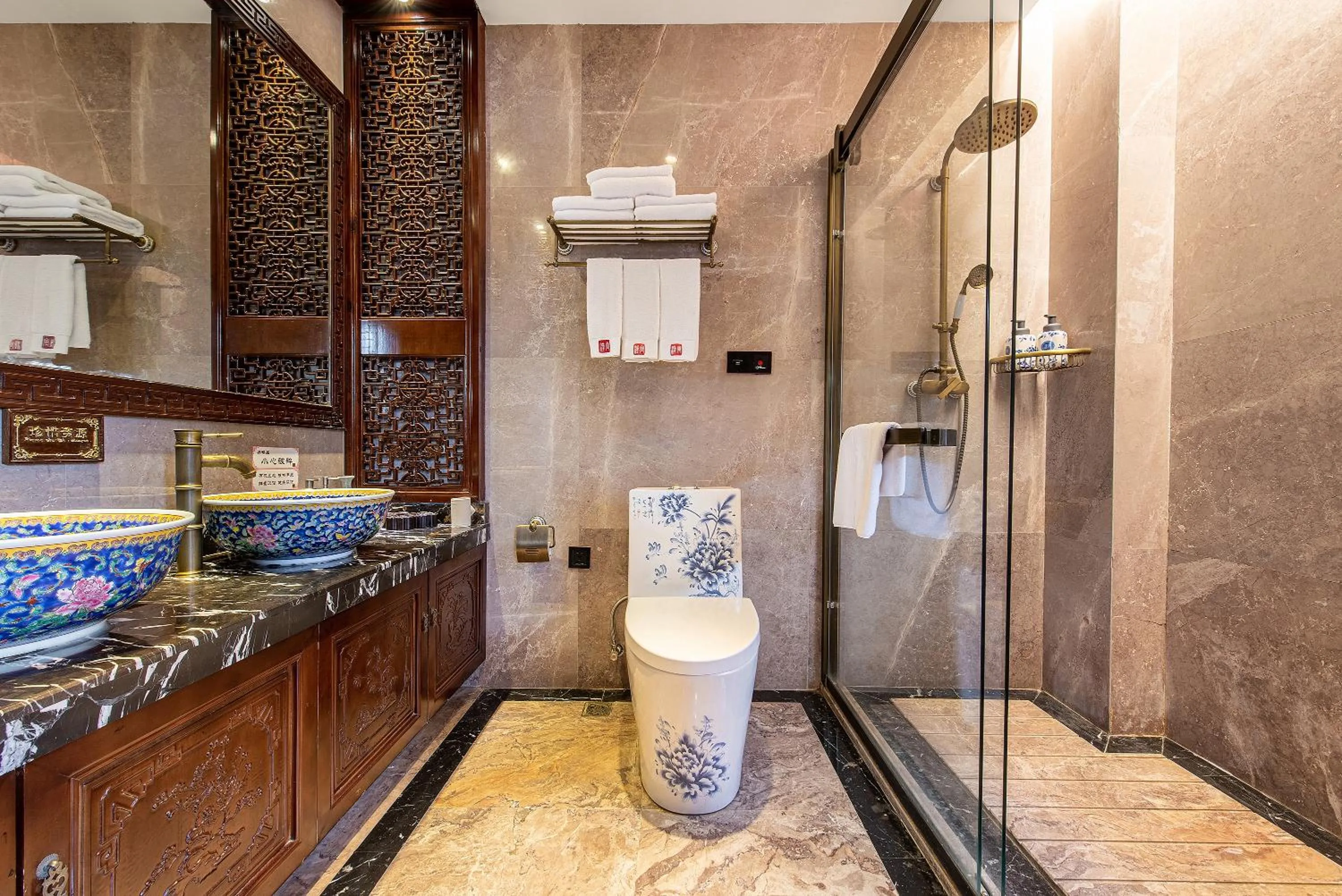 Toilet in ChengDu Wuhou Temple Han Dynasty Hotel