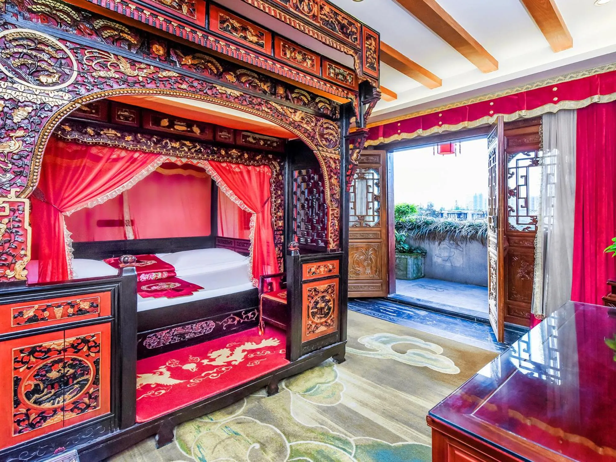 Balcony/Terrace, Bed in ChengDu Wuhou Temple Han Dynasty Hotel