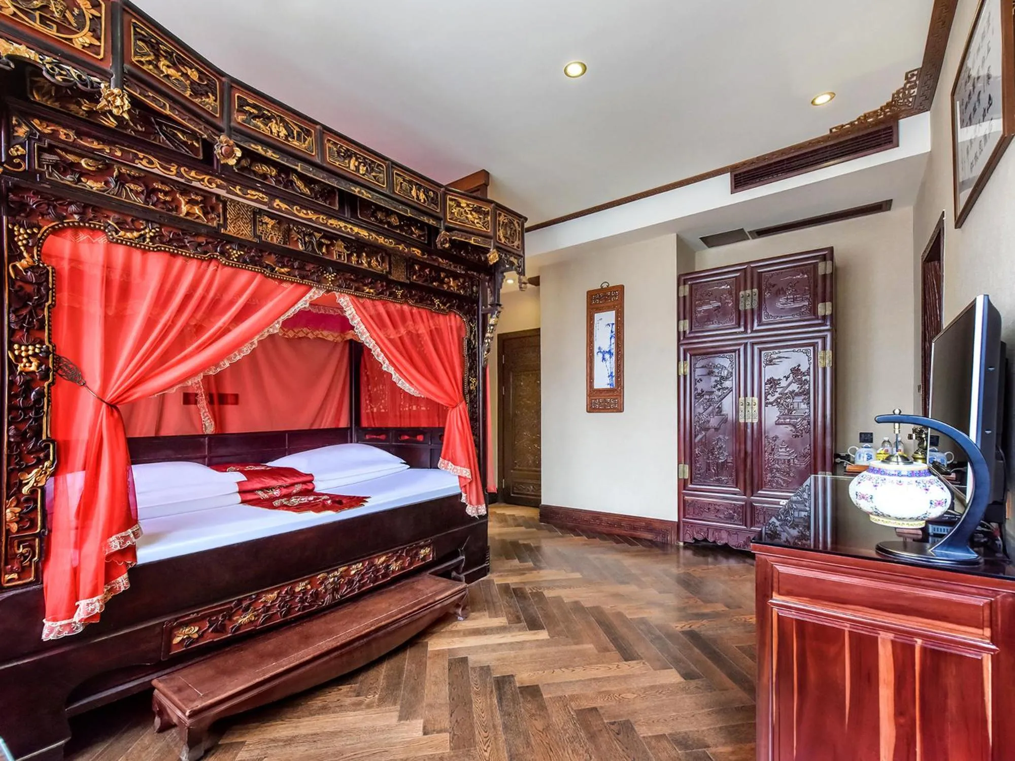 Property building, Bed in ChengDu Wuhou Temple Han Dynasty Hotel