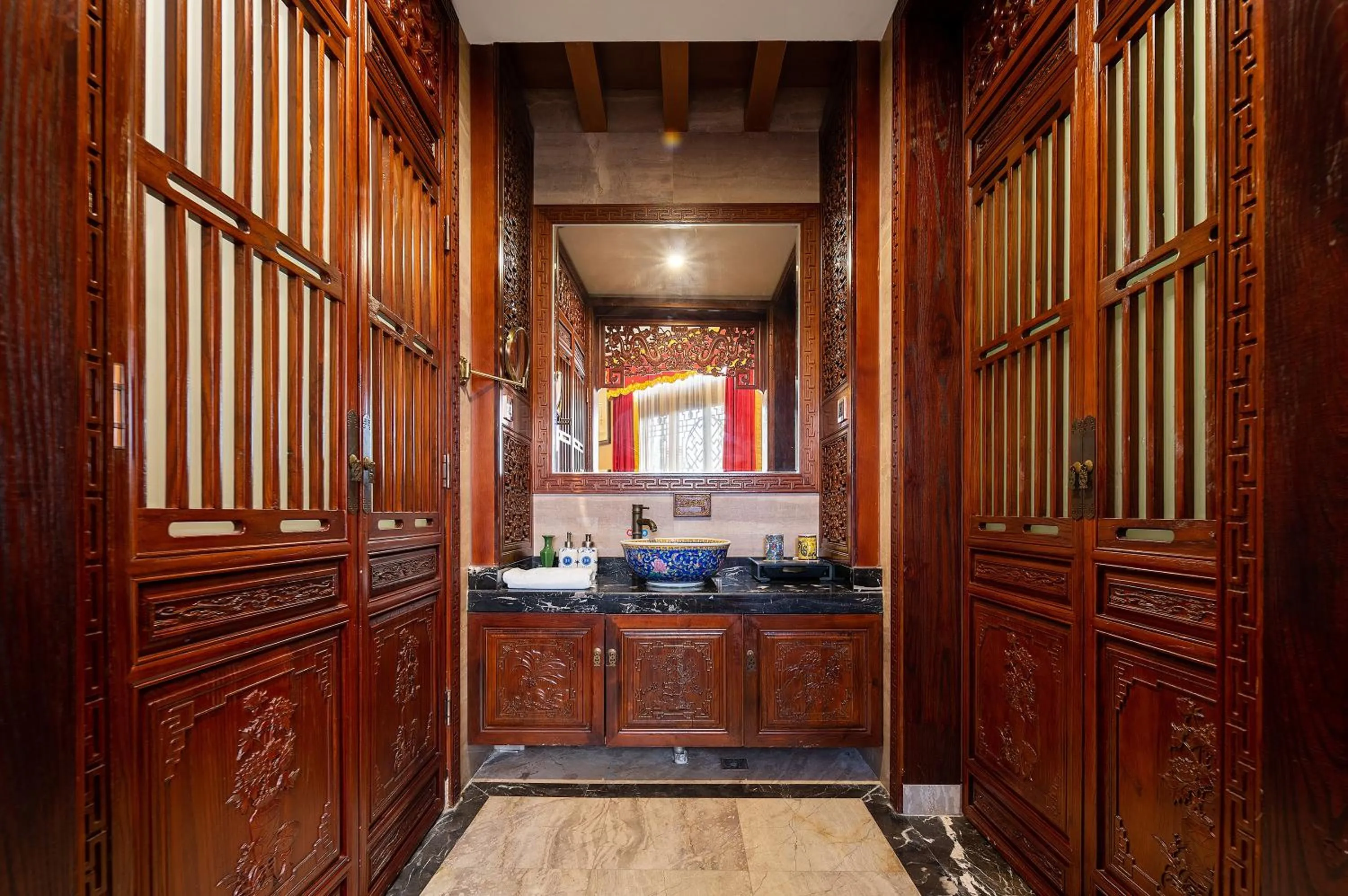 Toilet in ChengDu Wuhou Temple Han Dynasty Hotel
